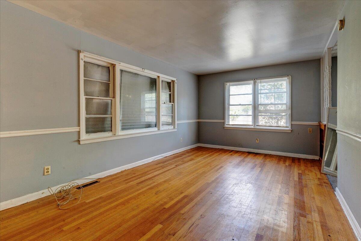 4523 W Montague Avenue