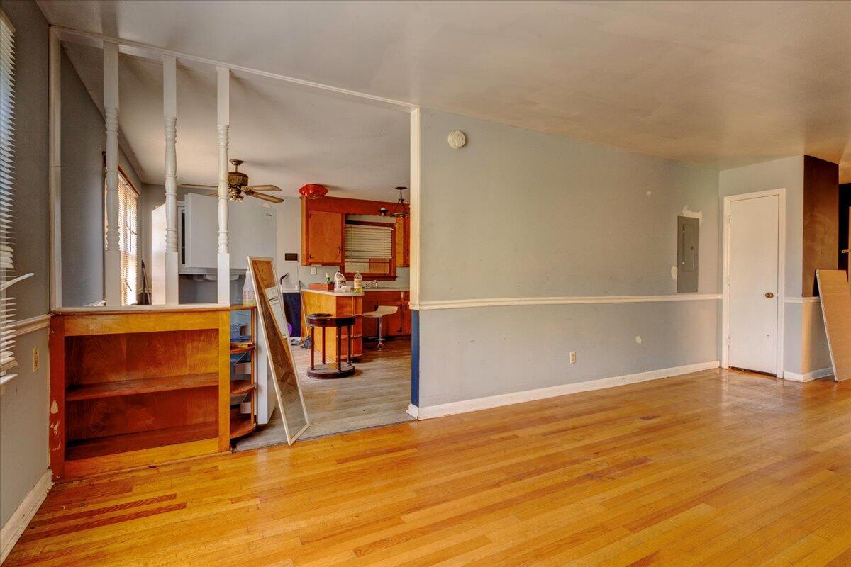 4523 W Montague Avenue