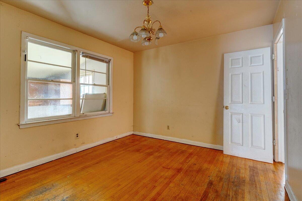 4523 W Montague Avenue