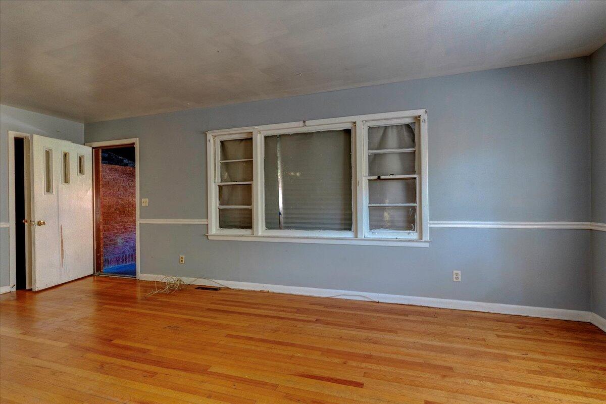 4523 W Montague Avenue