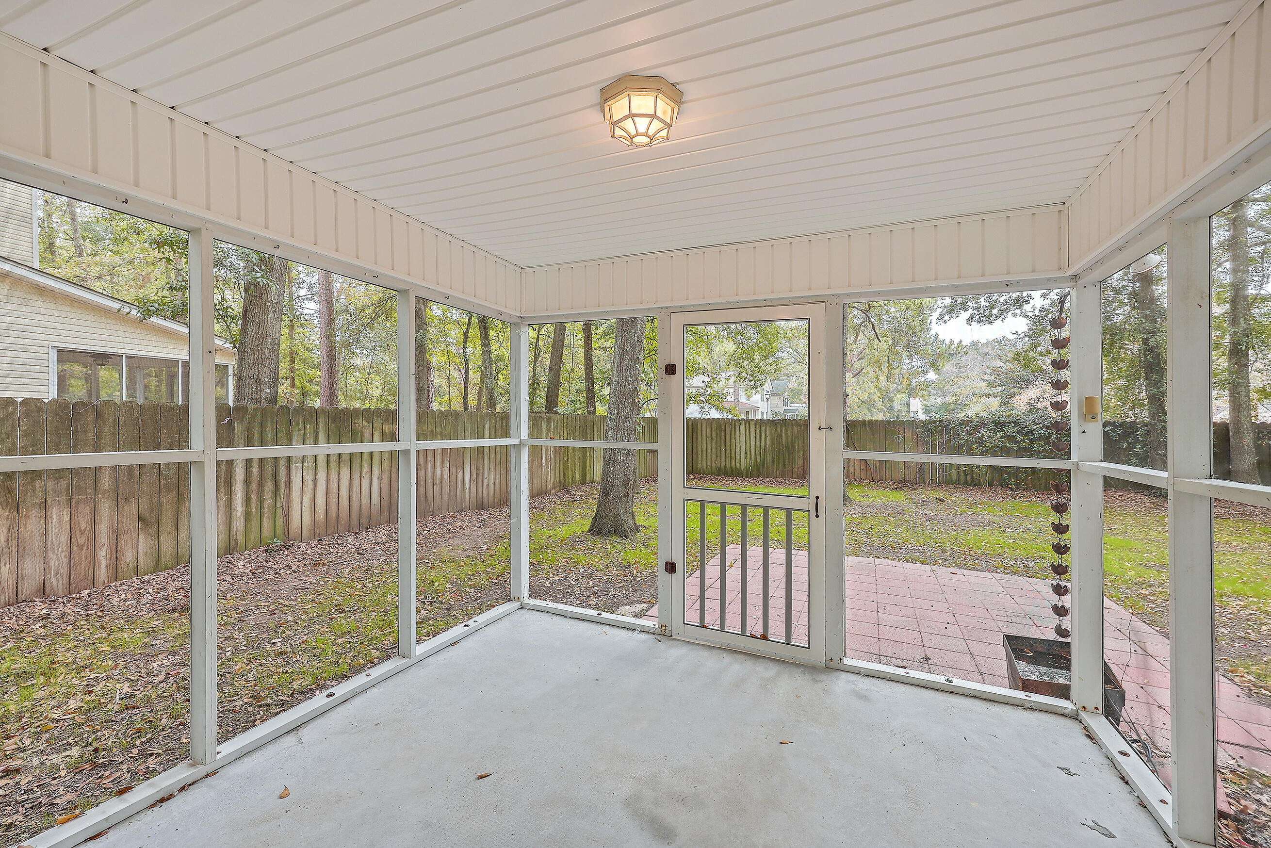 663 Majestic Oaks Drive