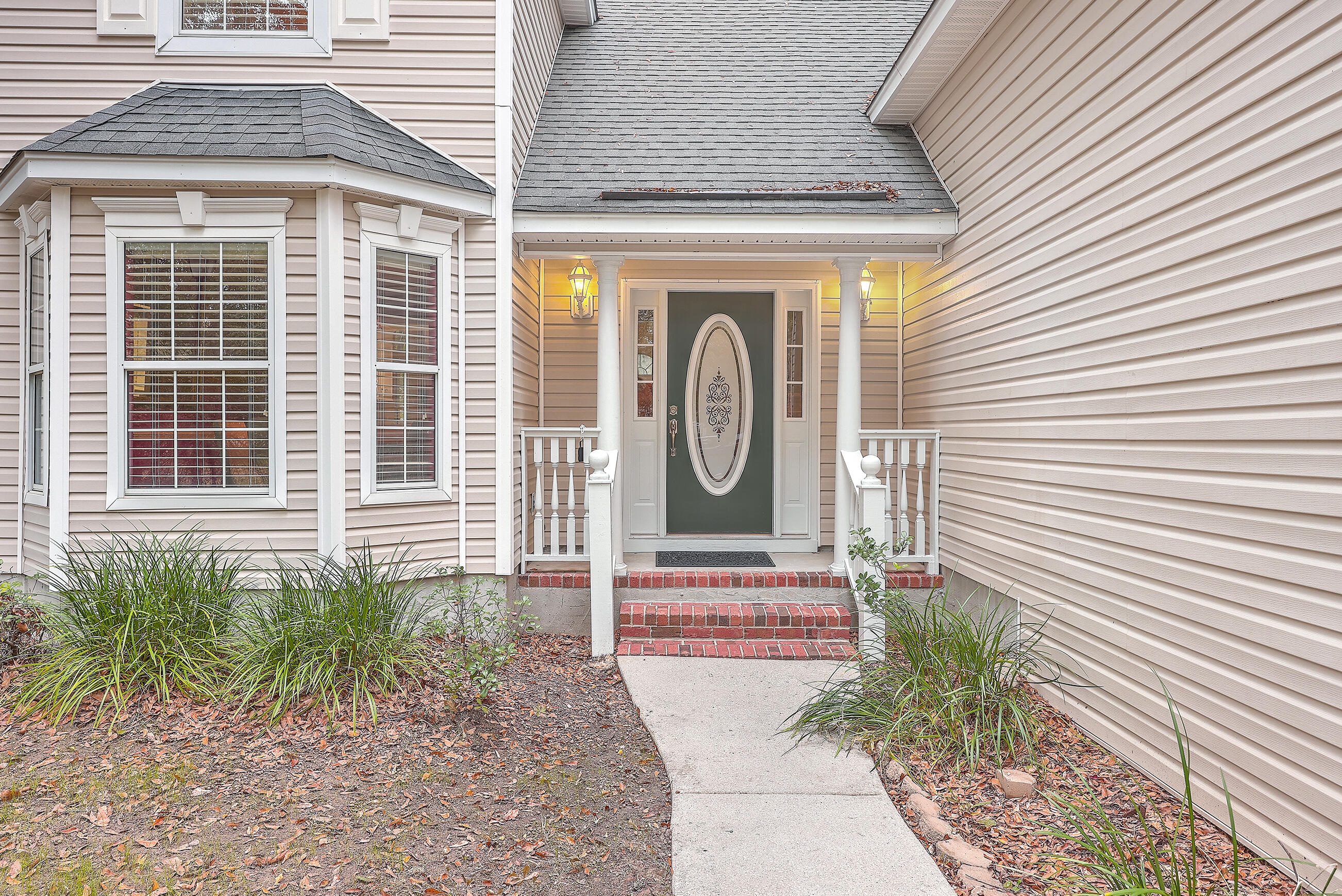 663 Majestic Oaks Drive