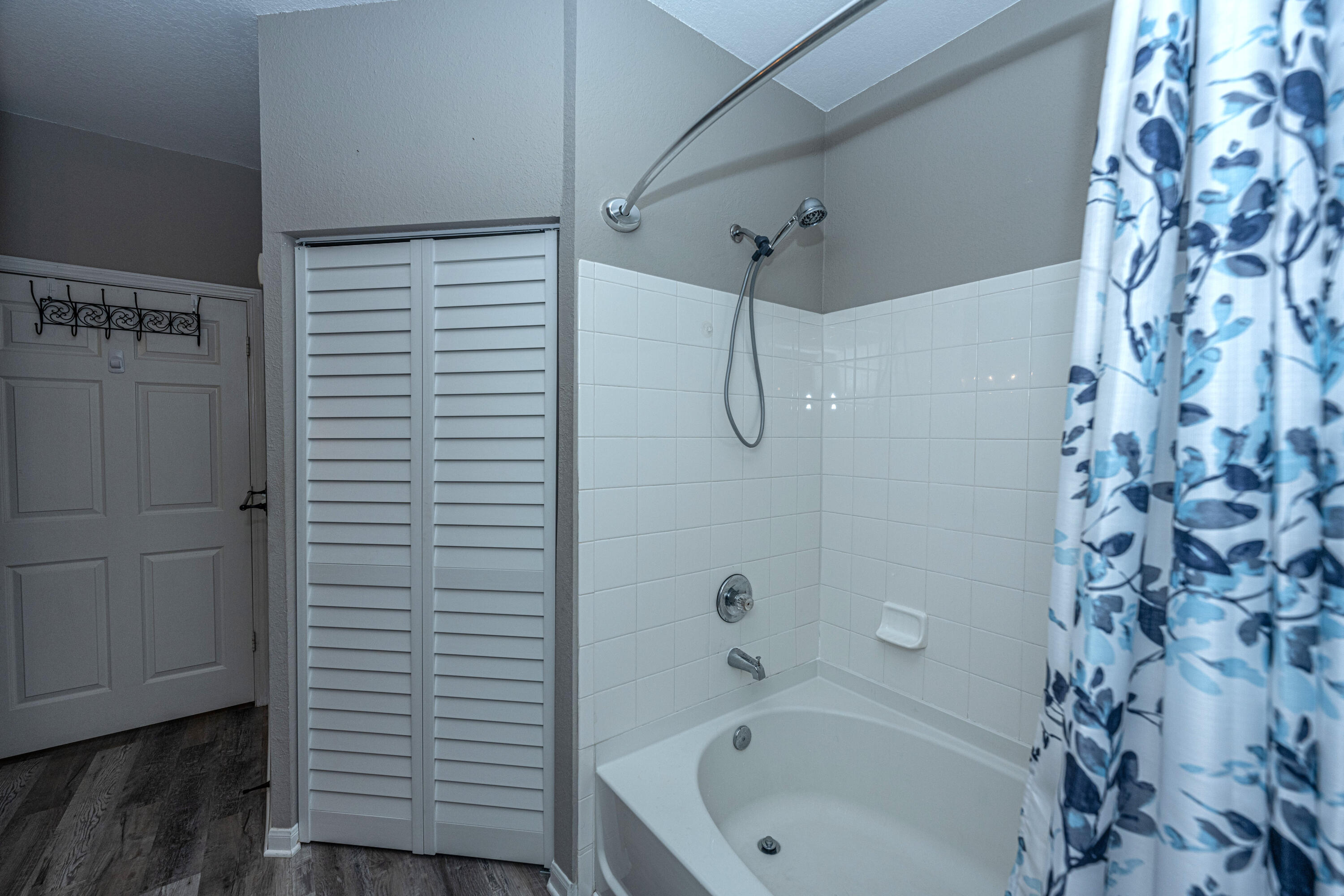 60 Fenwick Hall Allee # 327