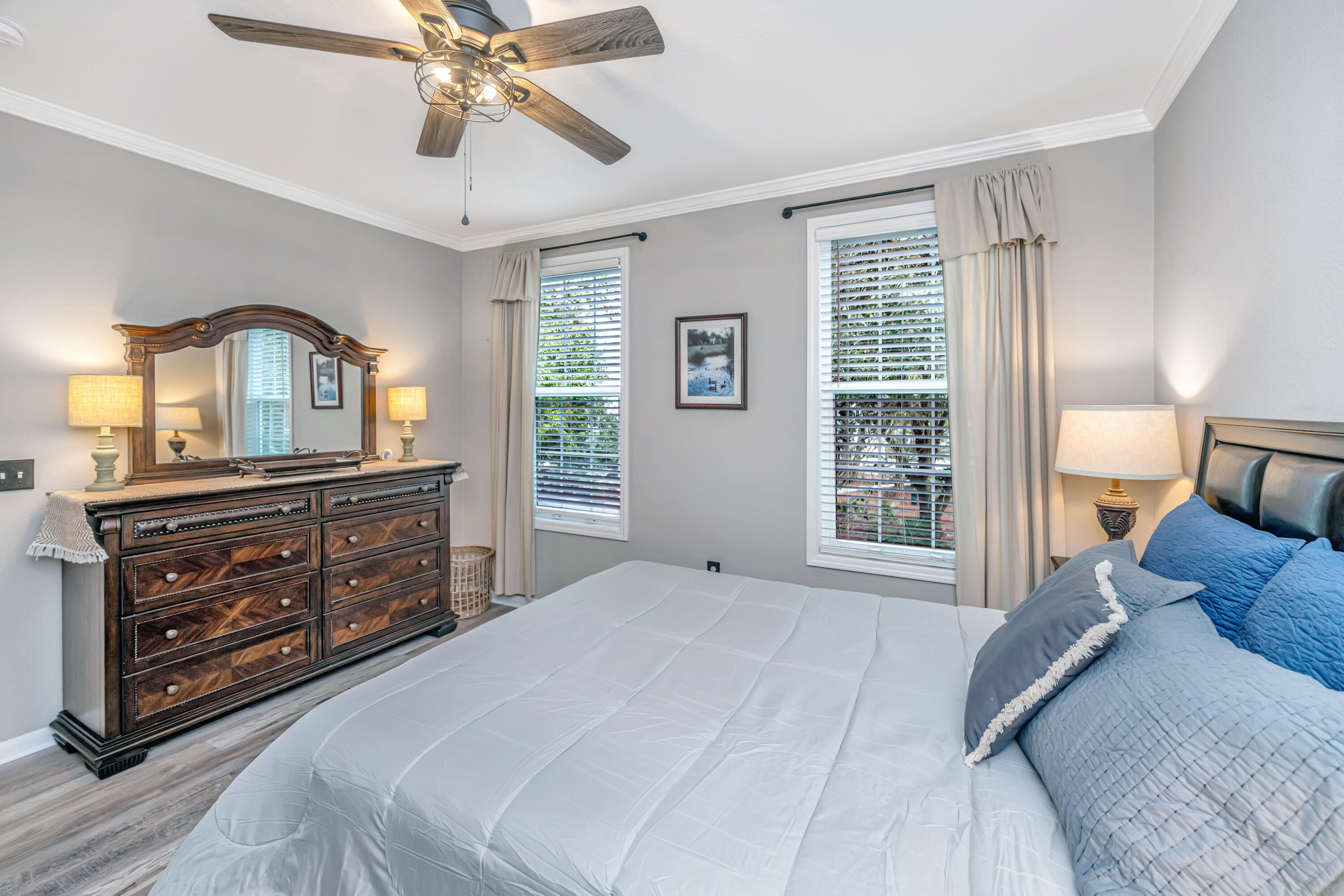 60 Fenwick Hall Allee # 327