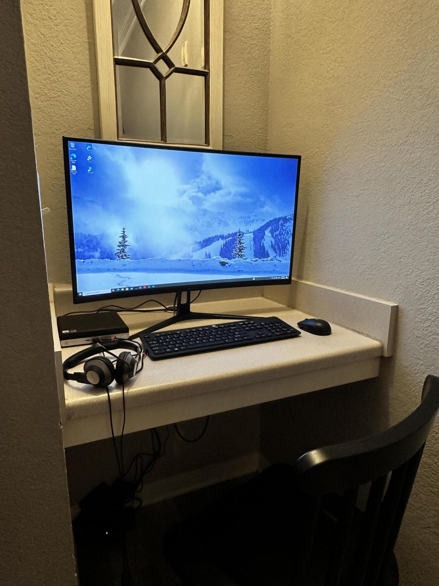 60 Fenwick Hall Allee # 327