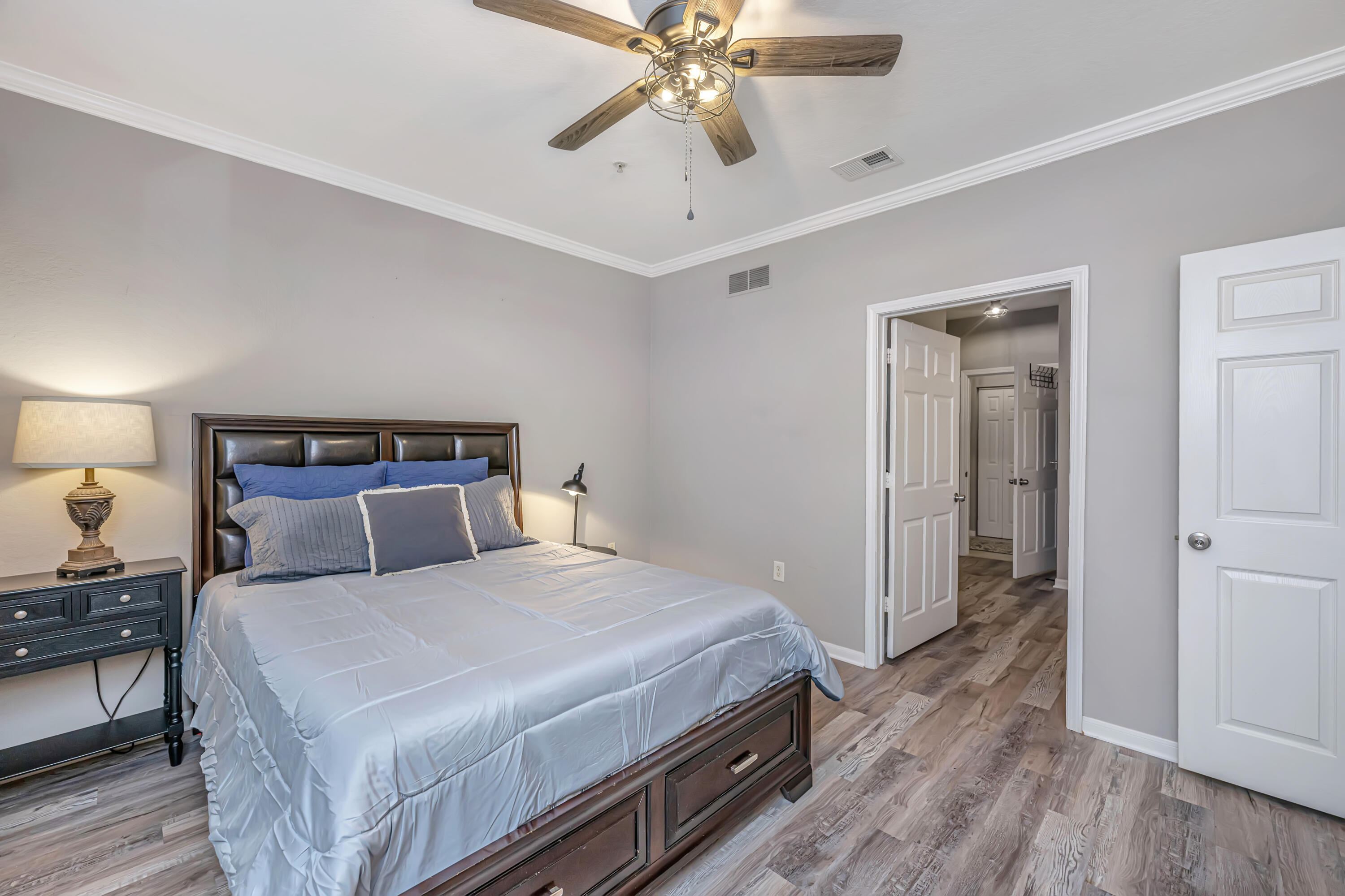 60 Fenwick Hall Allee # 327