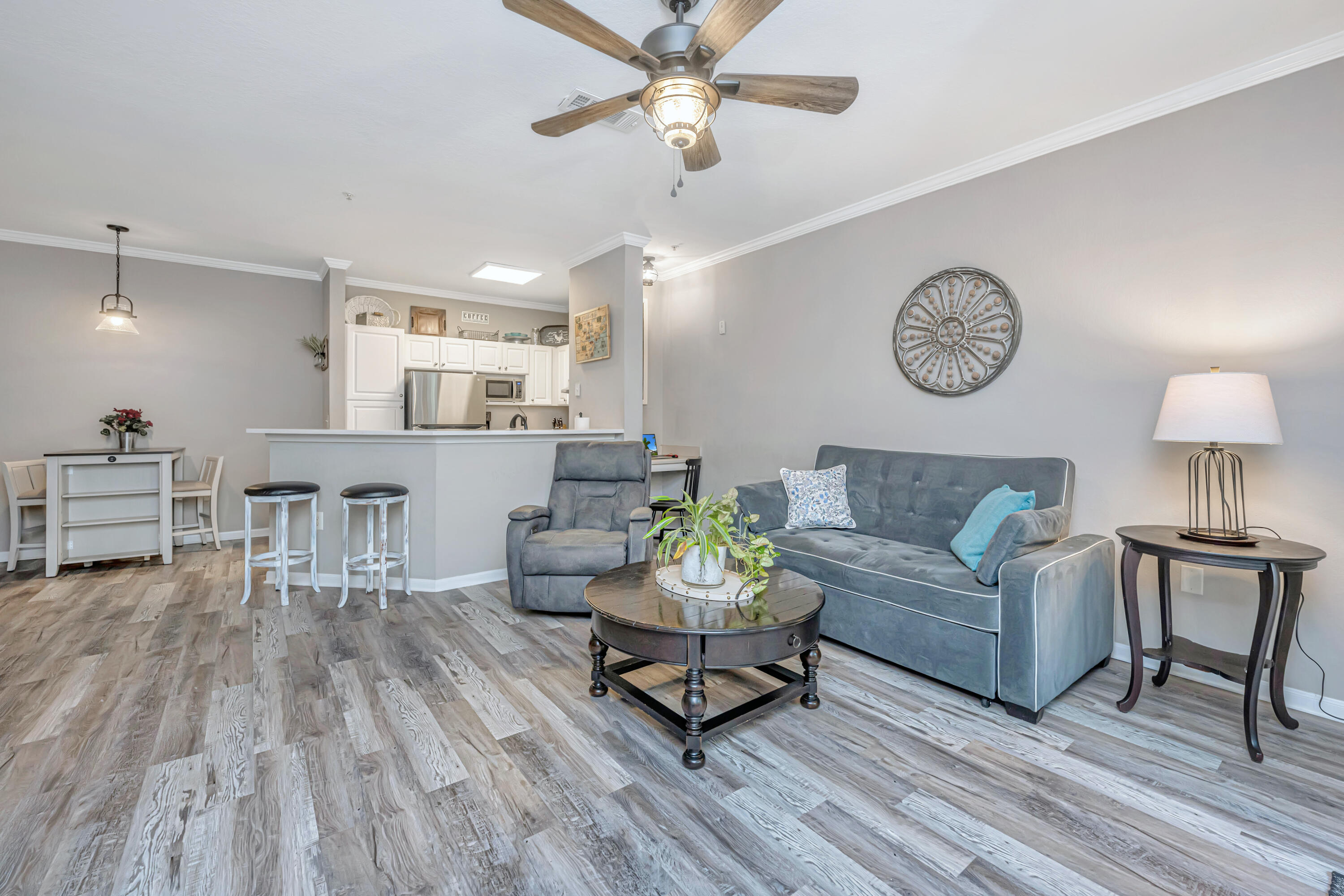 60 Fenwick Hall Allee # 327