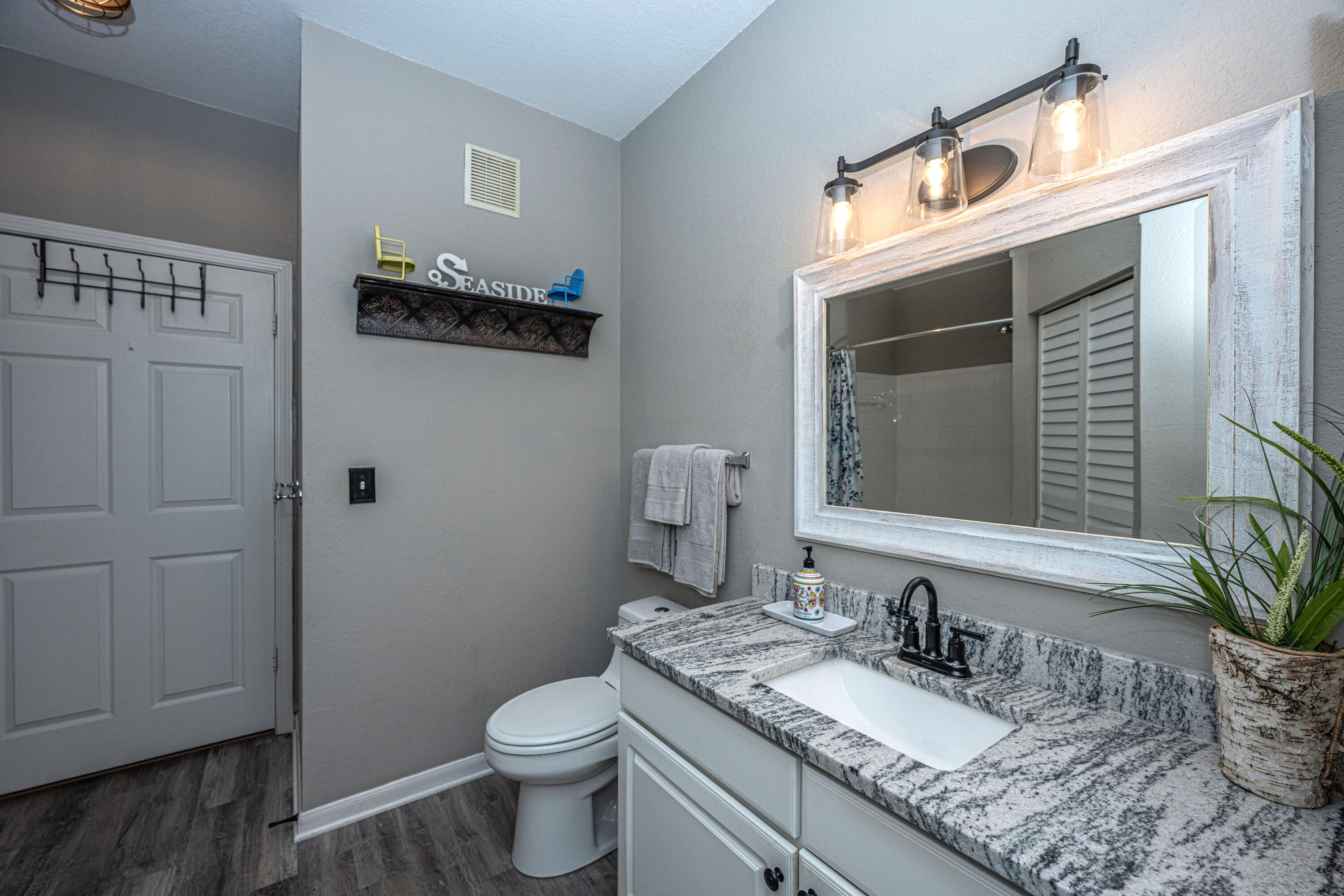 60 Fenwick Hall Allee # 327