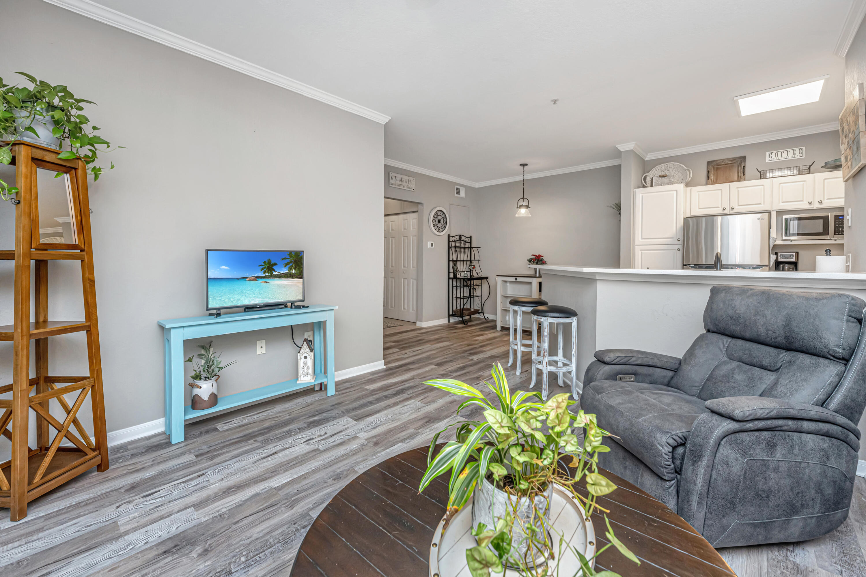 60 Fenwick Hall Allee # 327