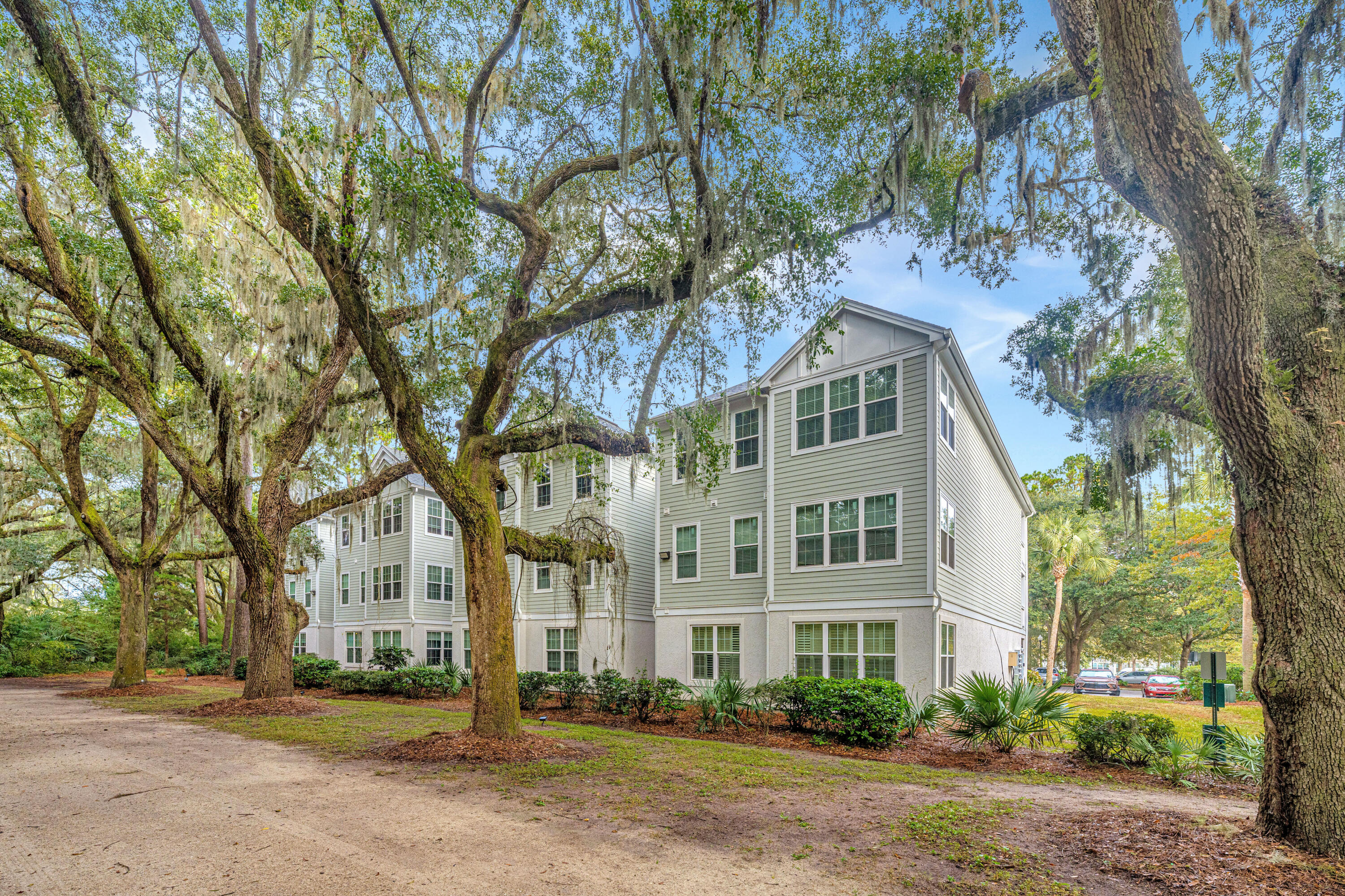 60 Fenwick Hall Allee # 327