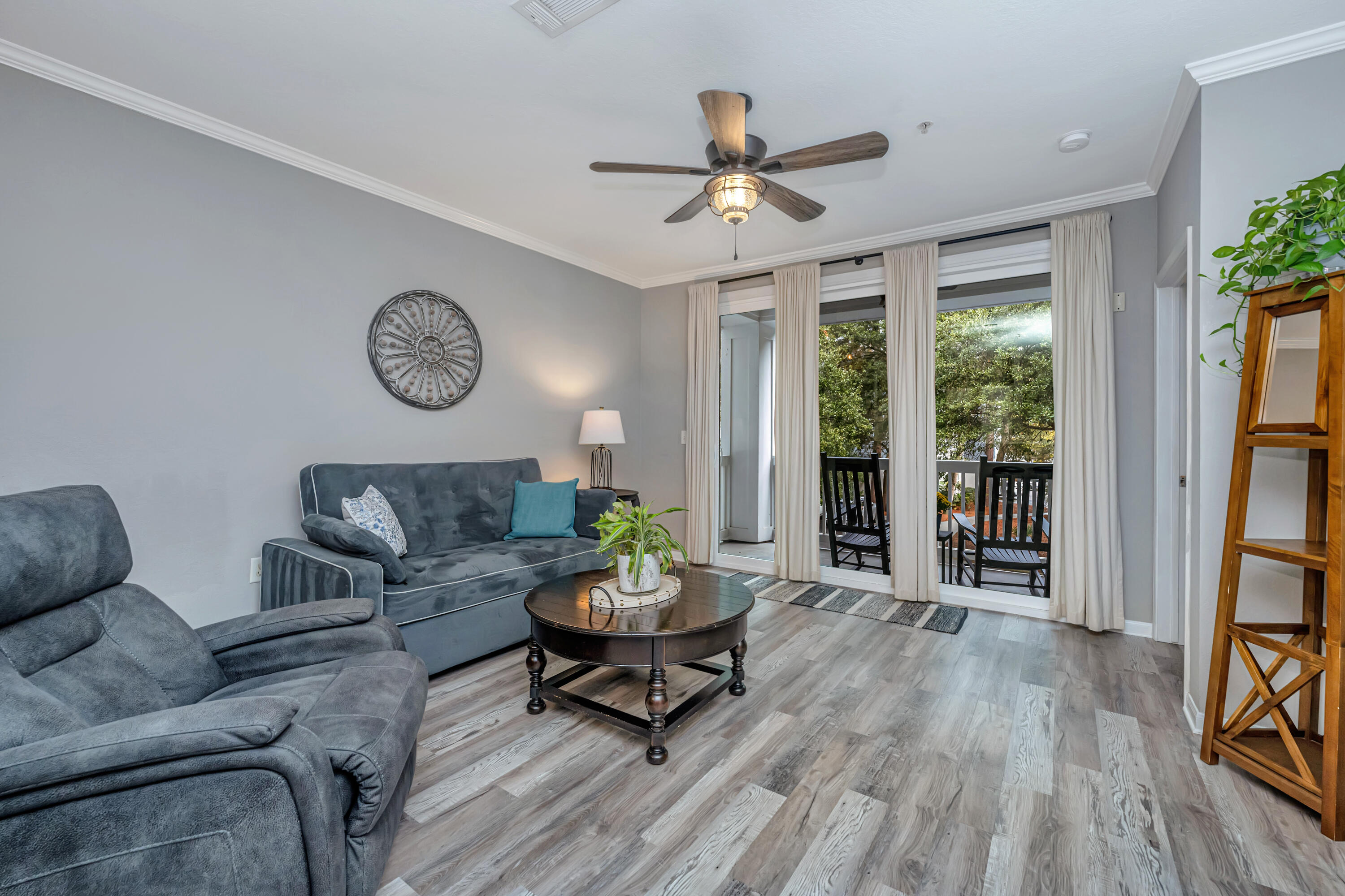 60 Fenwick Hall Allee # 327