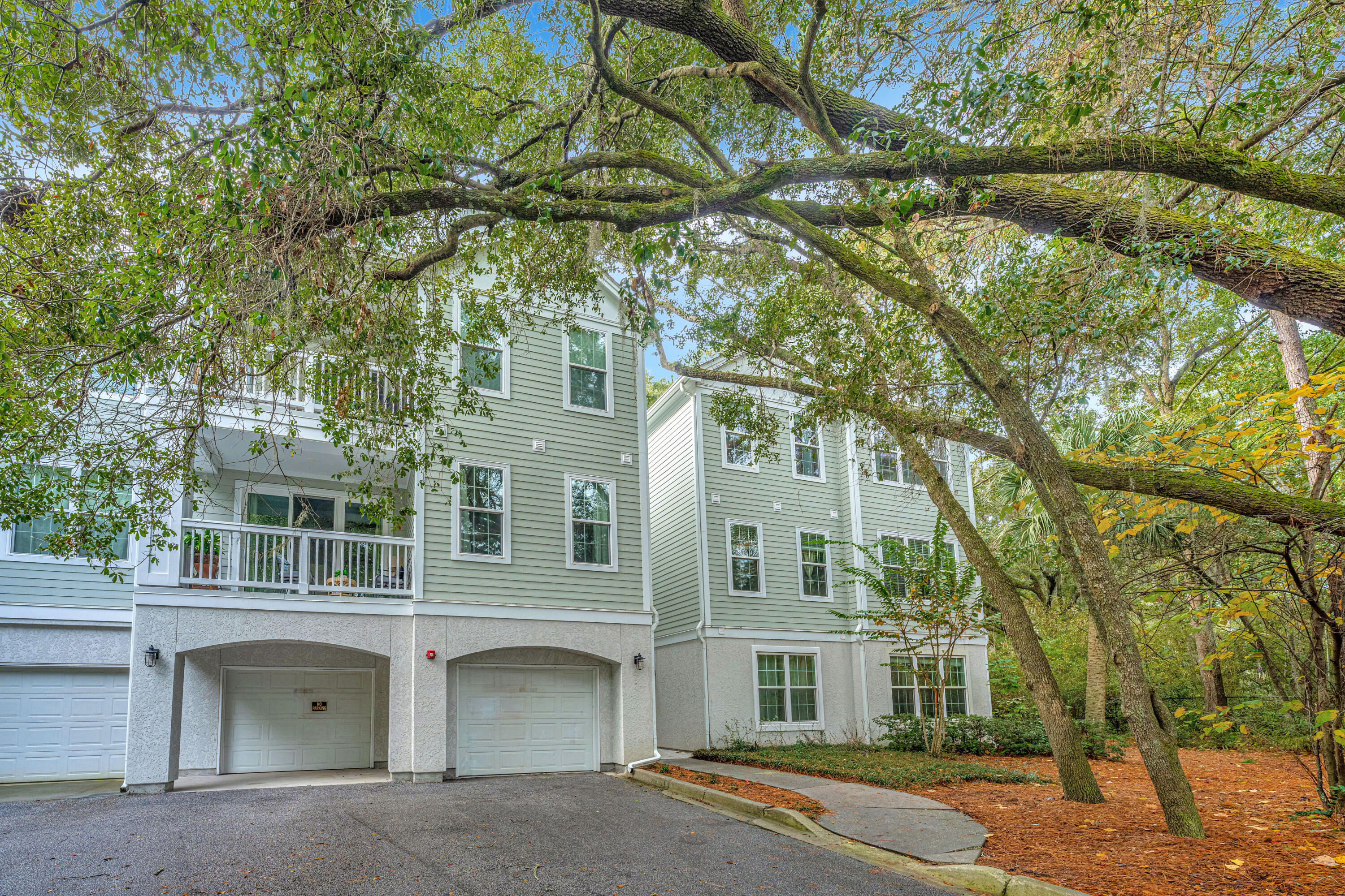 60 Fenwick Hall Allee # 327