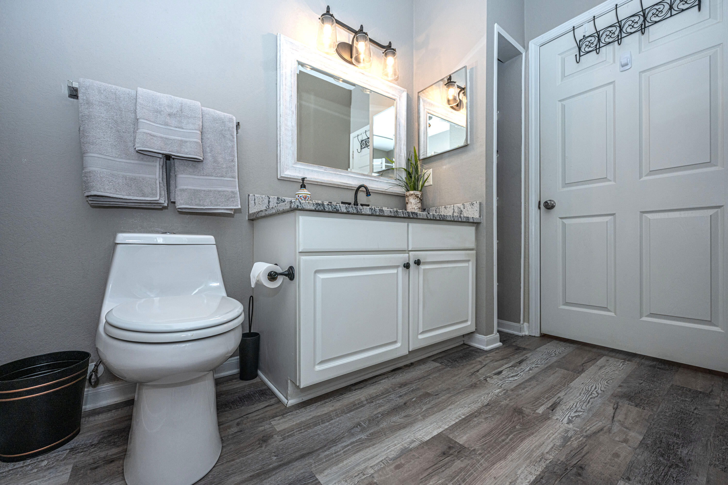 60 Fenwick Hall Allee # 327