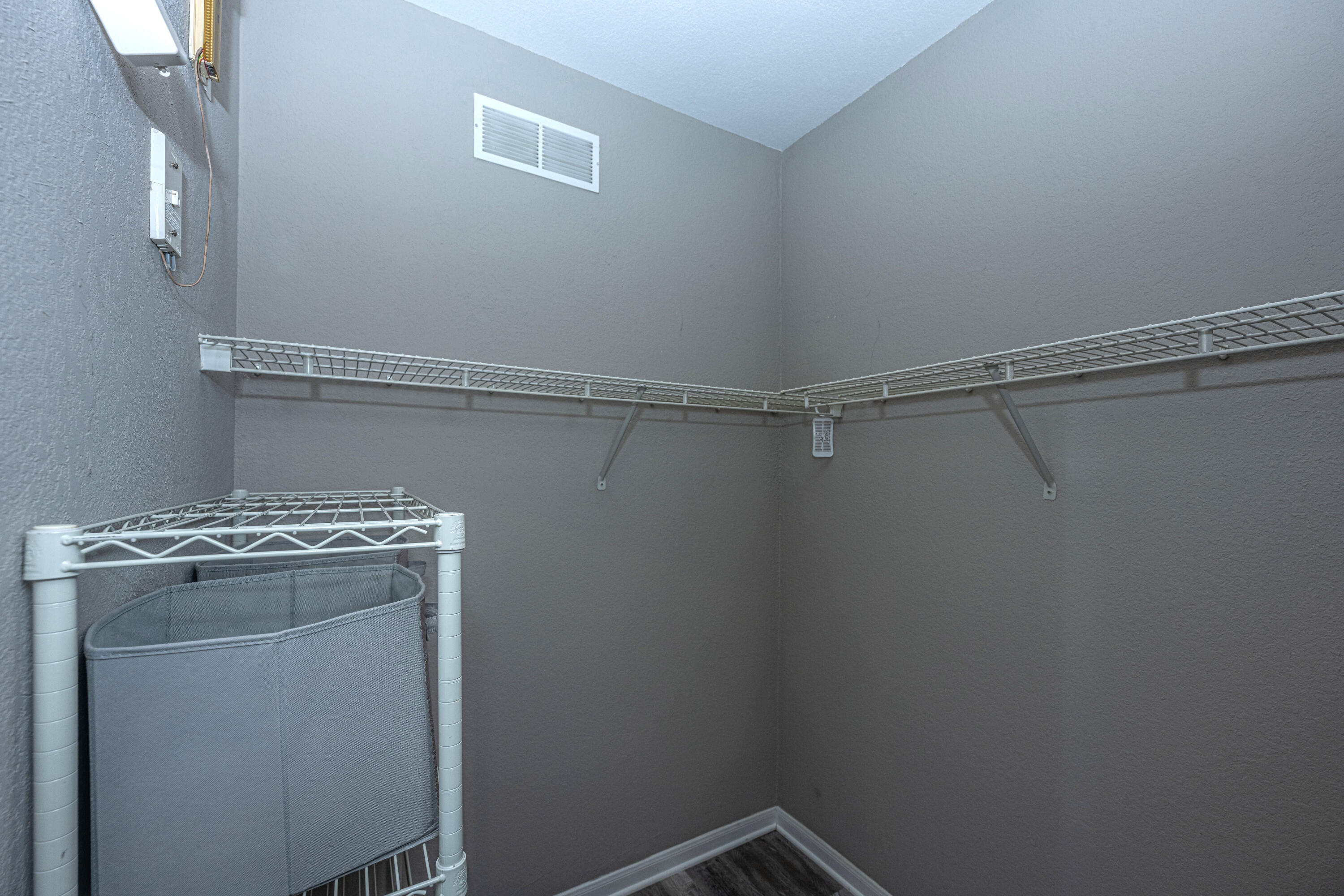 60 Fenwick Hall Allee # 327