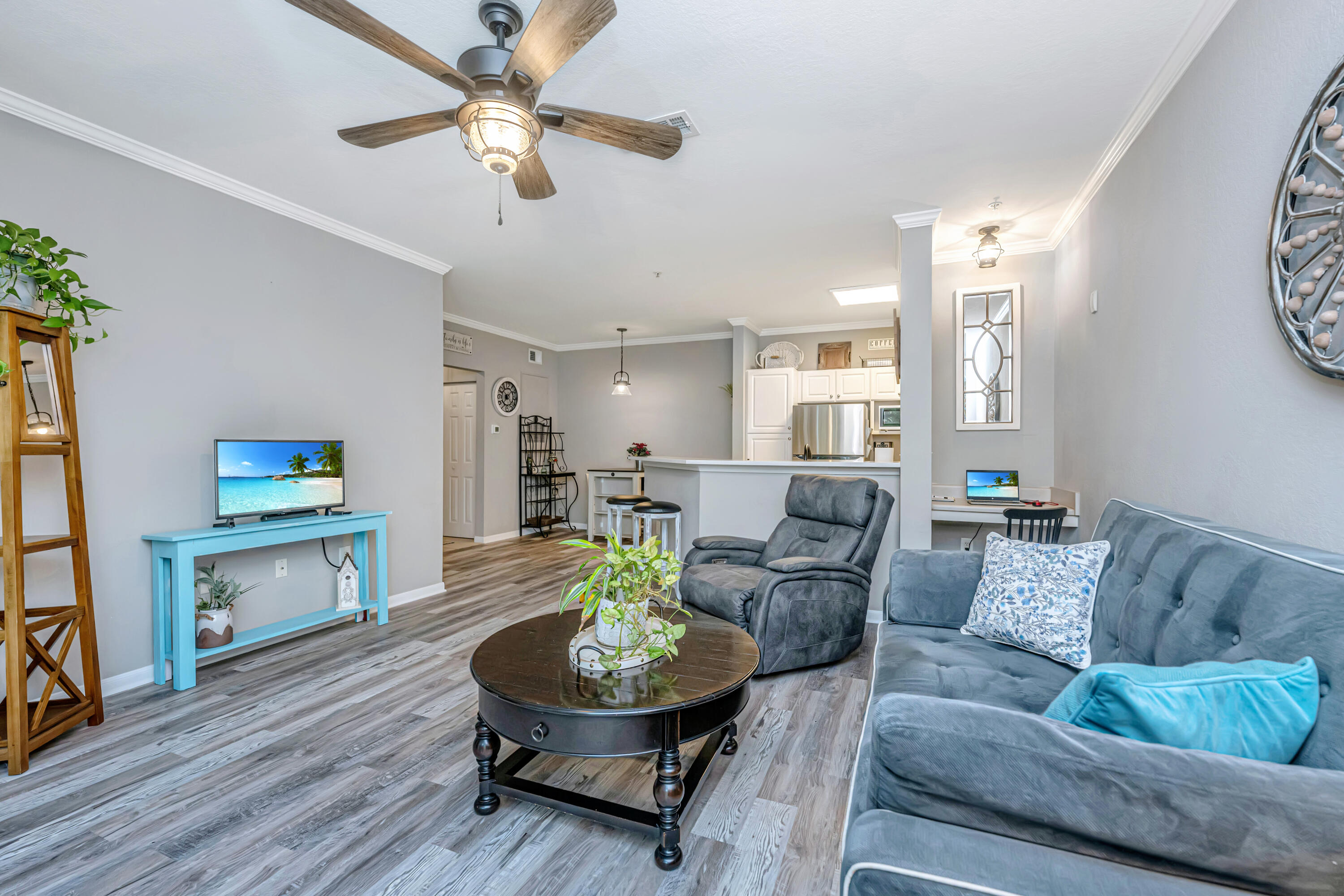 60 Fenwick Hall Allee # 327