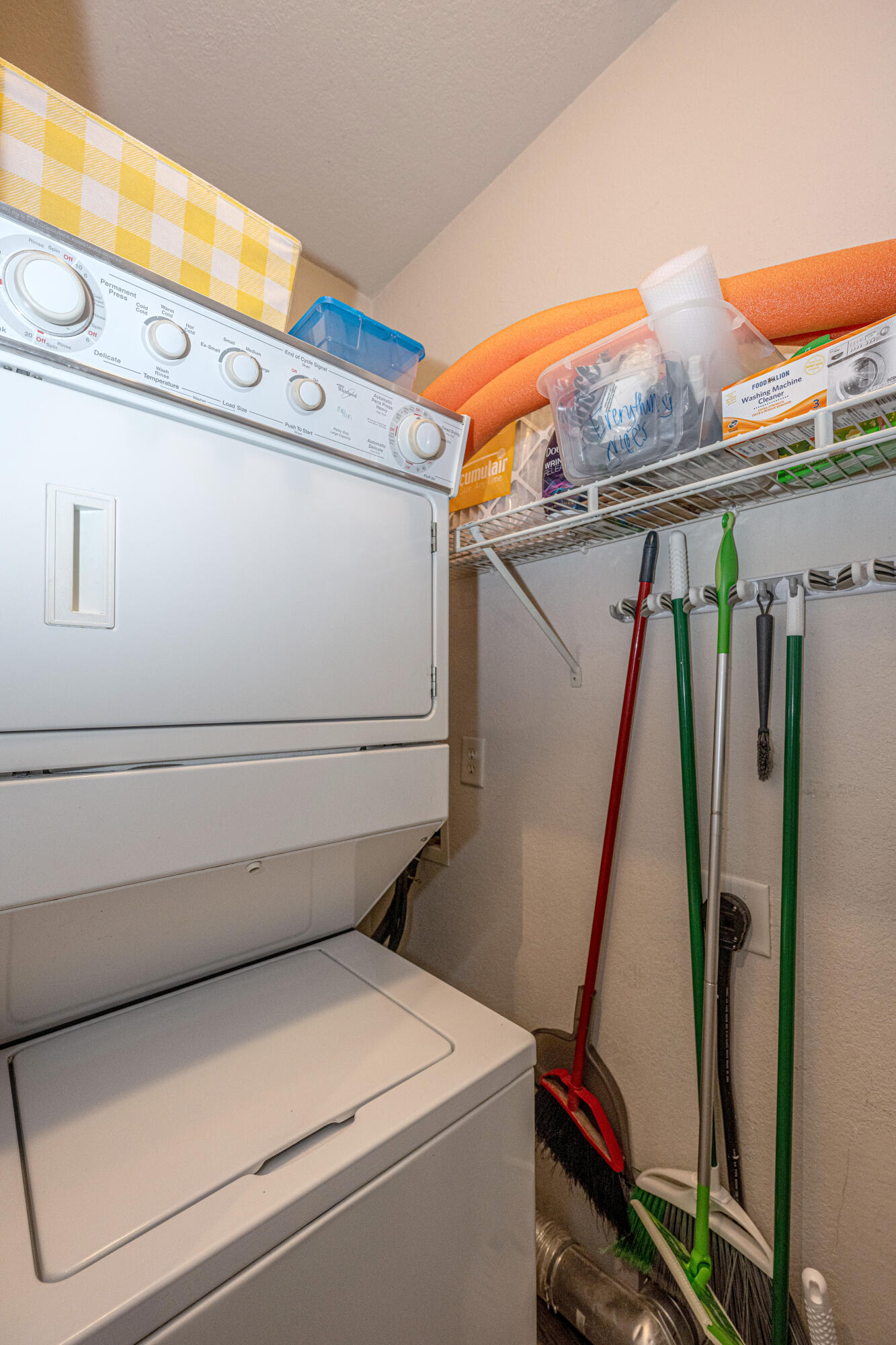 60 Fenwick Hall Allee # 327