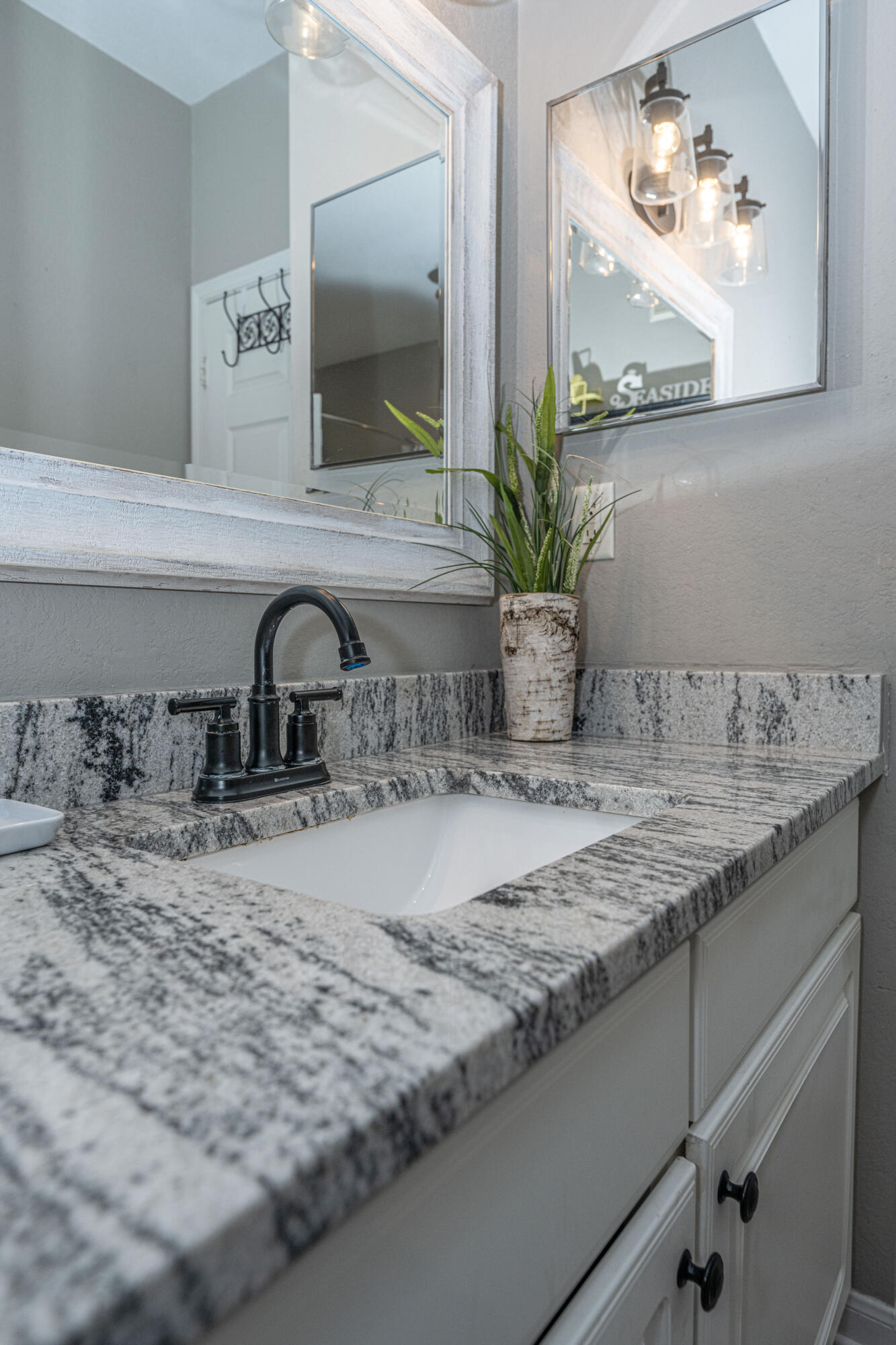 60 Fenwick Hall Allee # 327