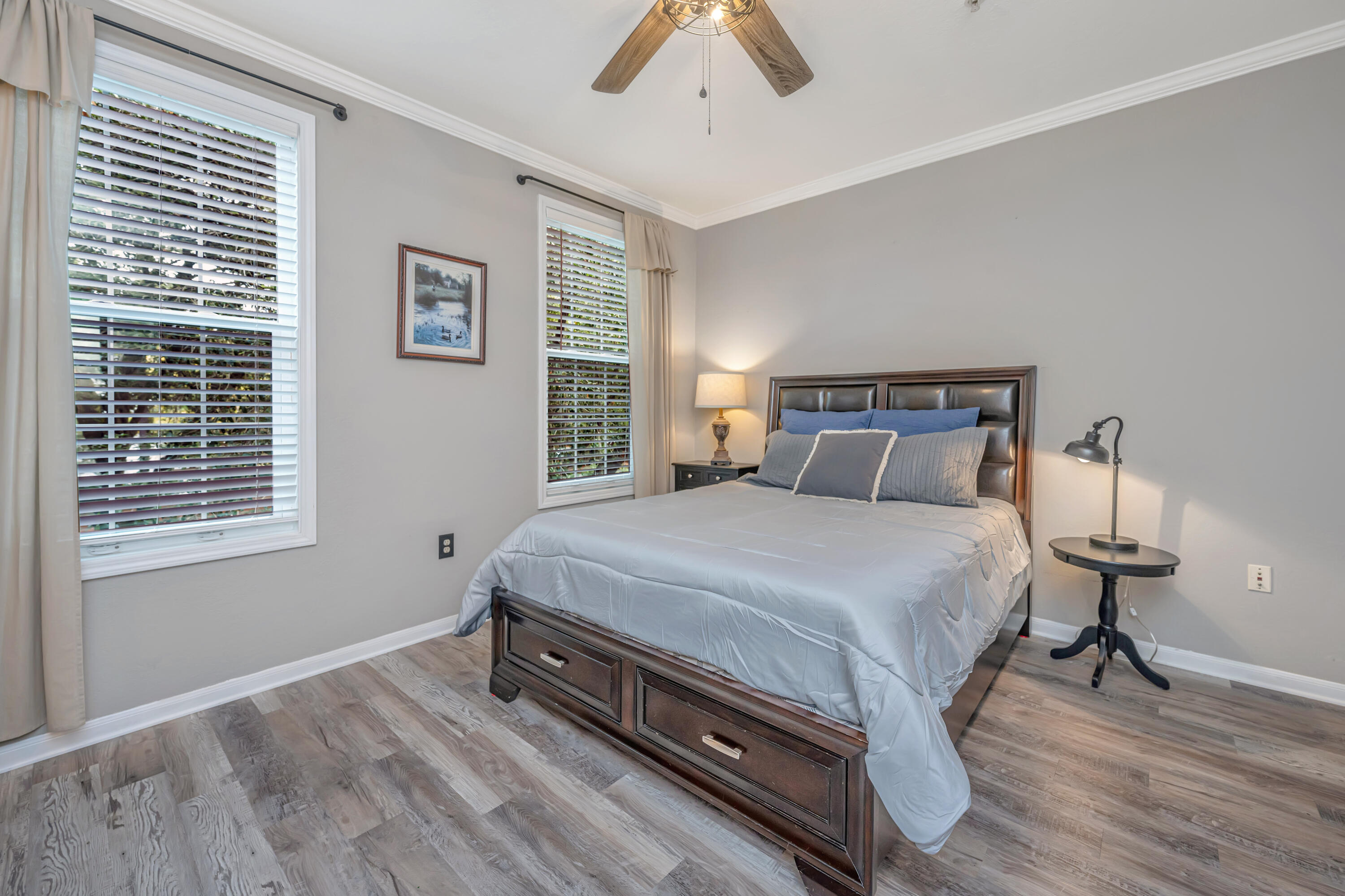 60 Fenwick Hall Allee # 327