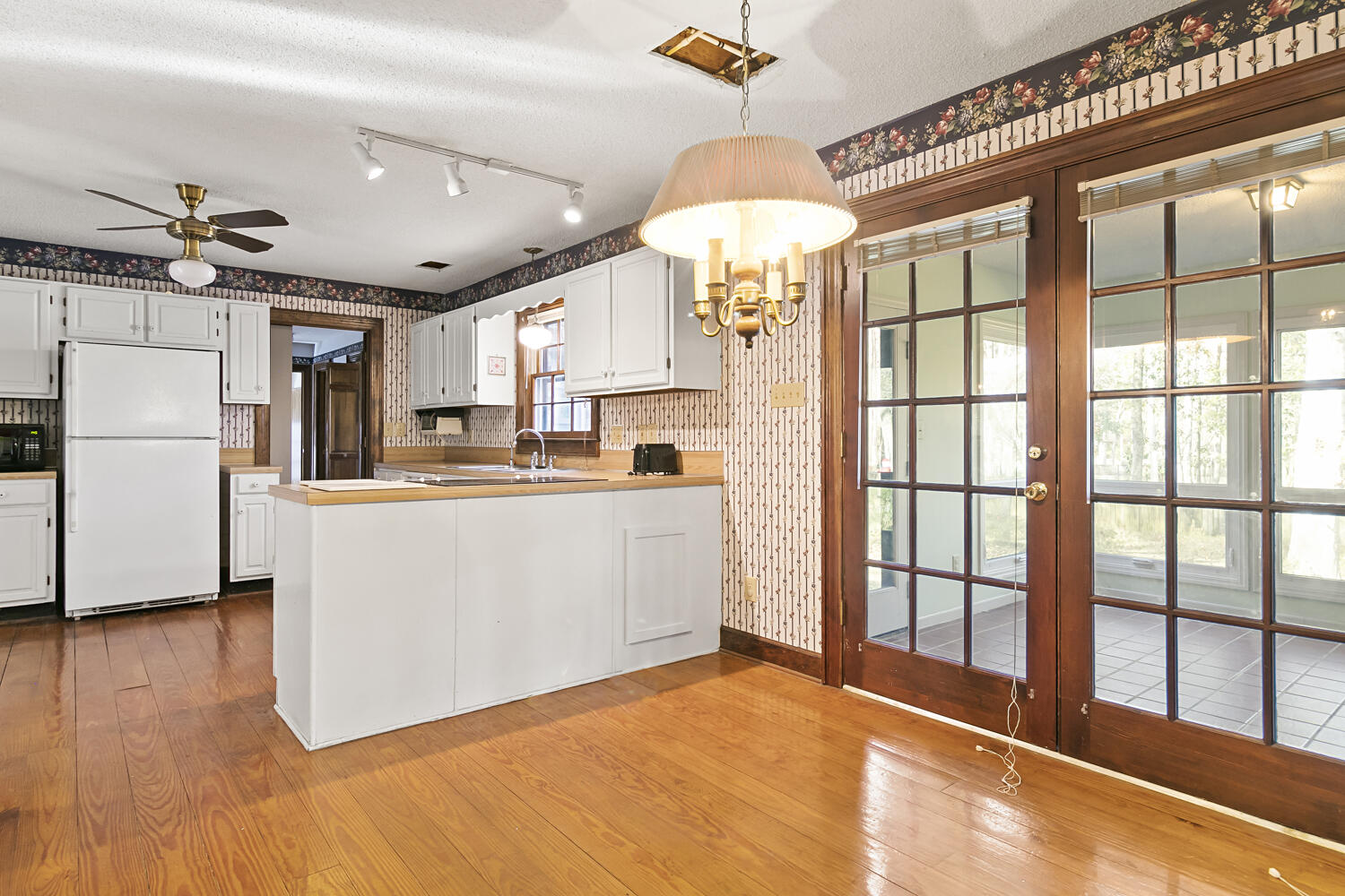 108 Westminster Avenue