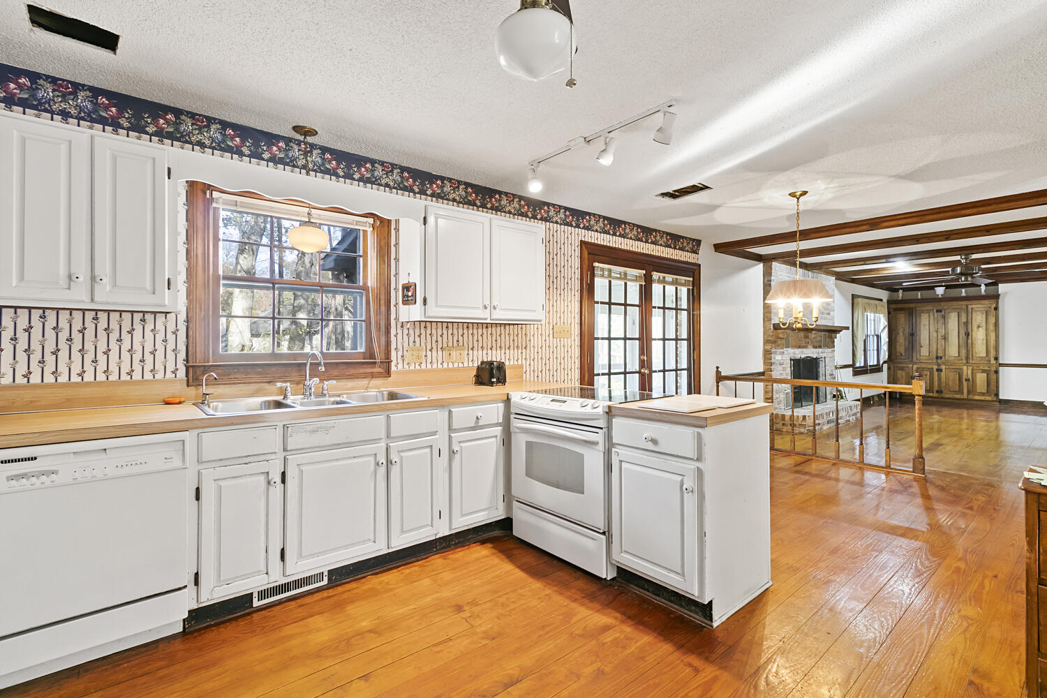 108 Westminster Avenue