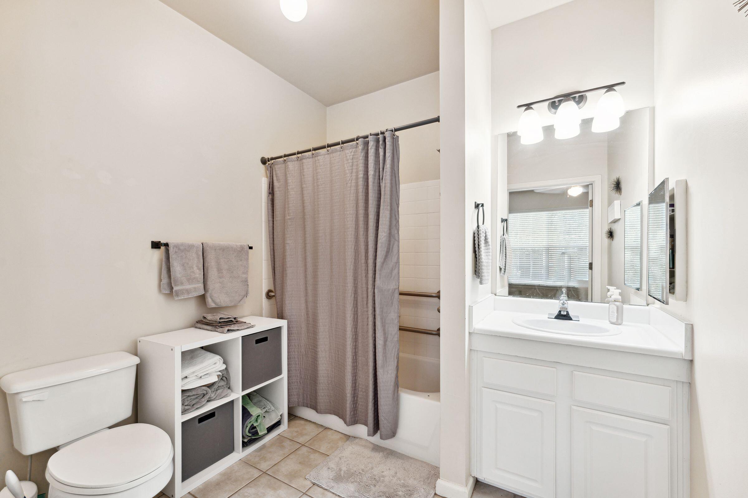 1600 Long Grove Drive # 1711