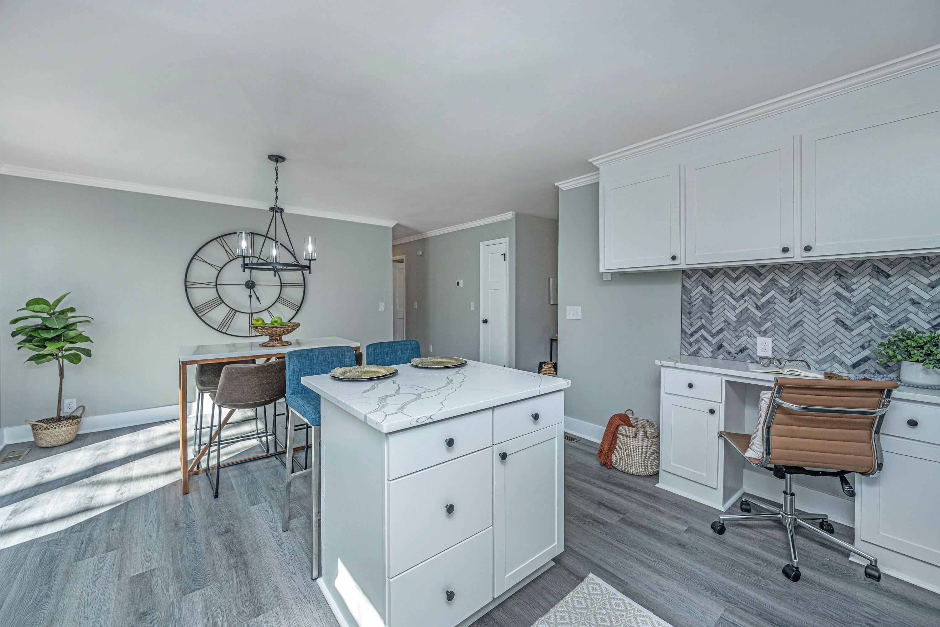 1971 Green Park Avenue