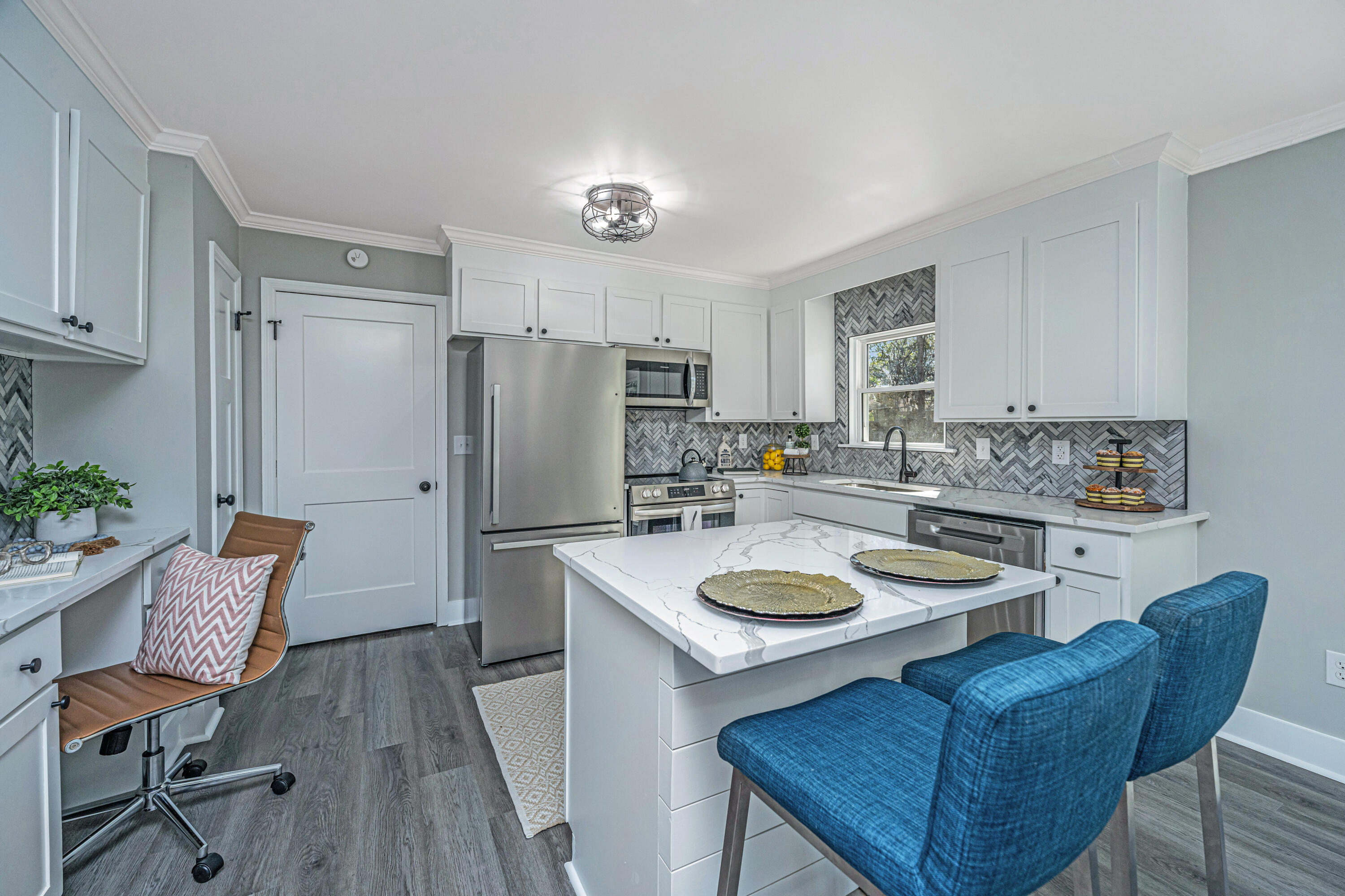 1971 Green Park Avenue