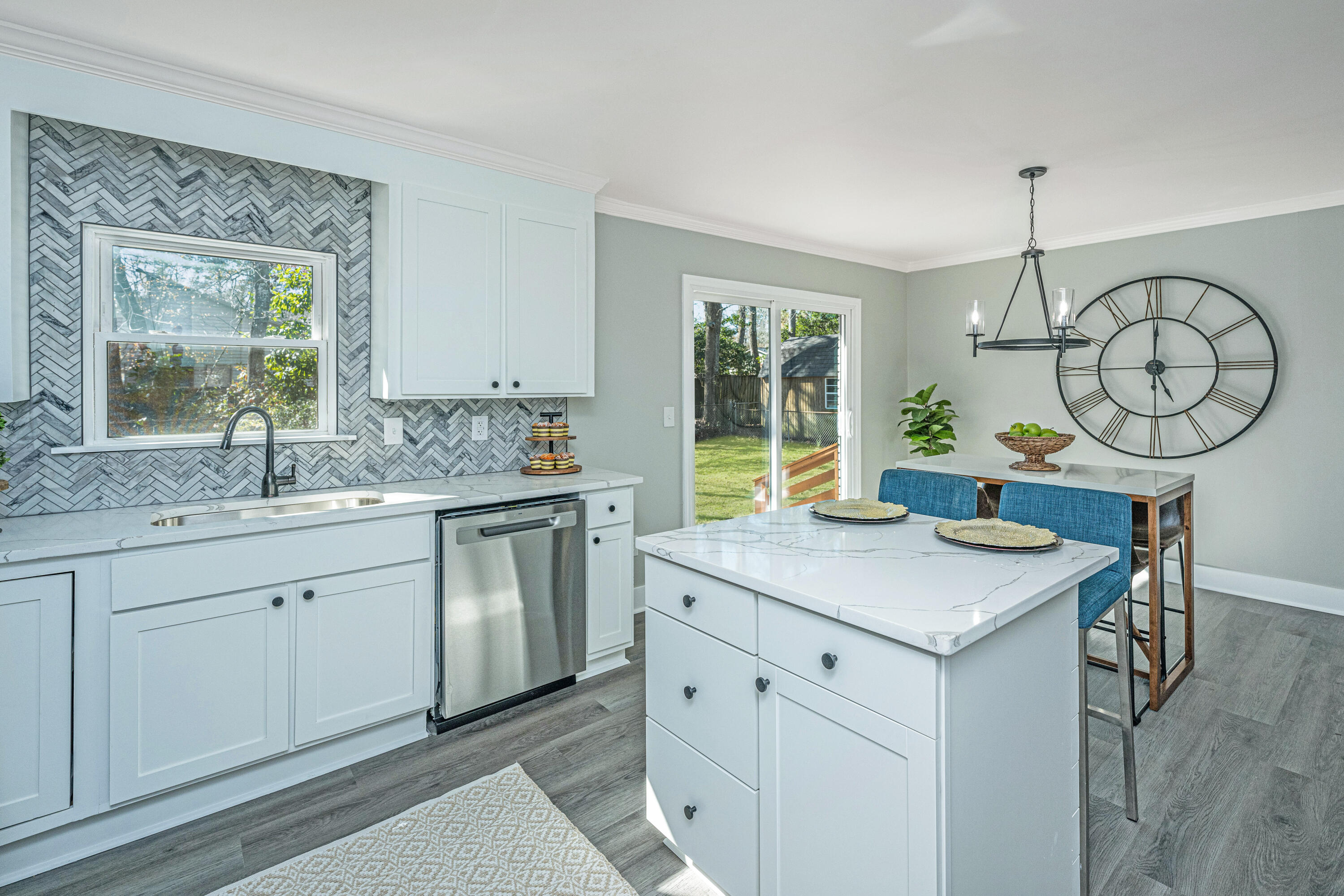 1971 Green Park Avenue