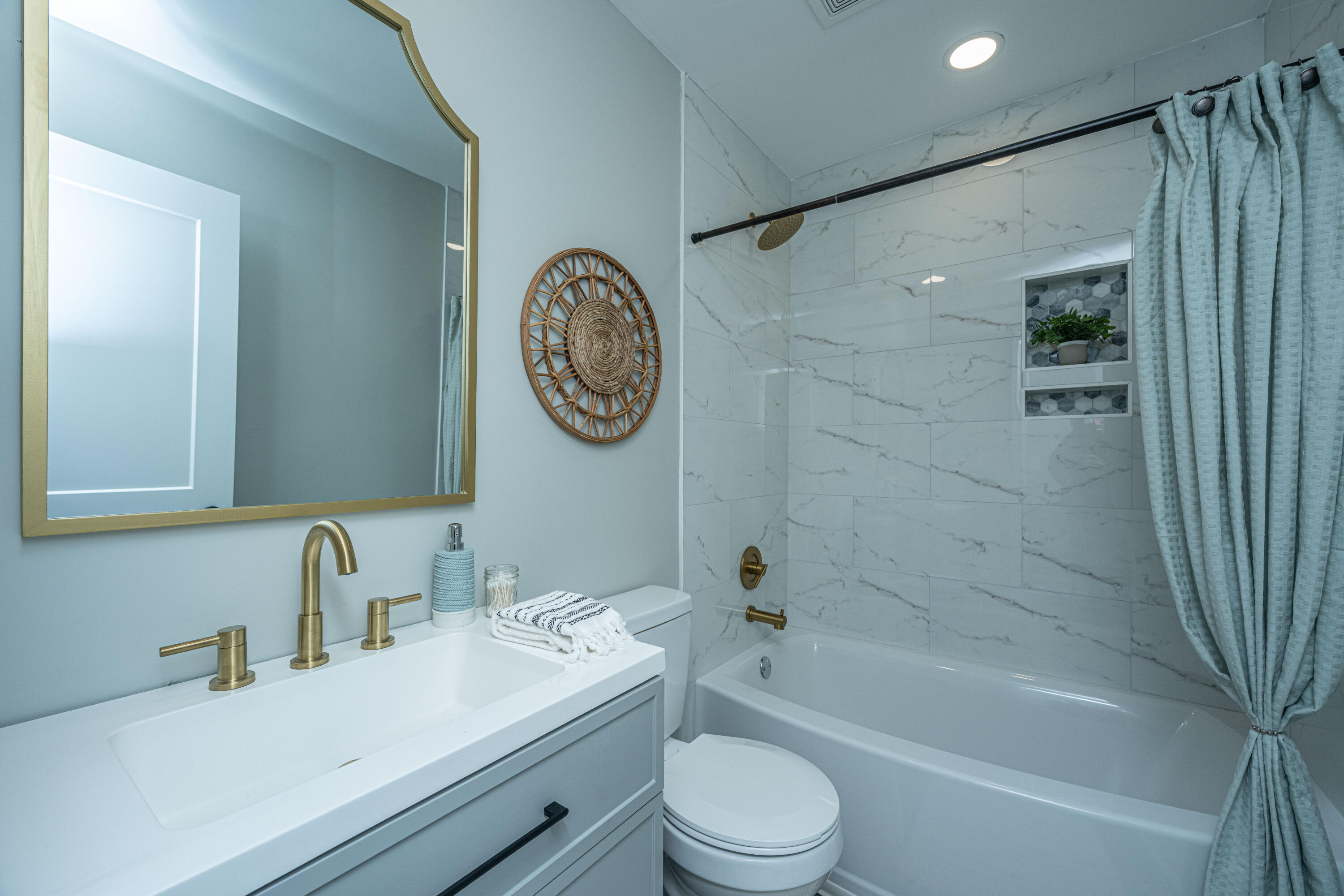 1971 Green Park Avenue