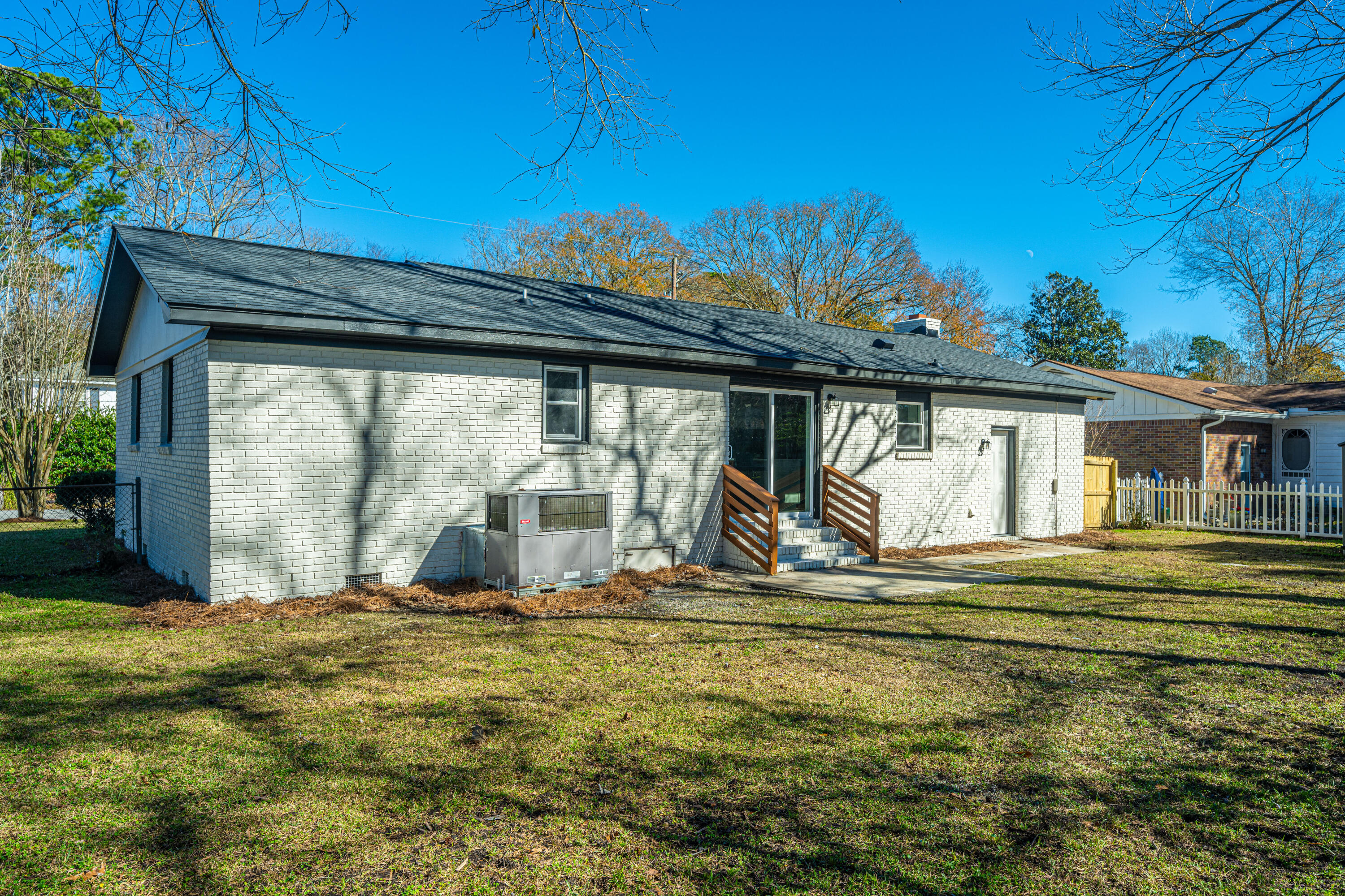 1971 Green Park Avenue