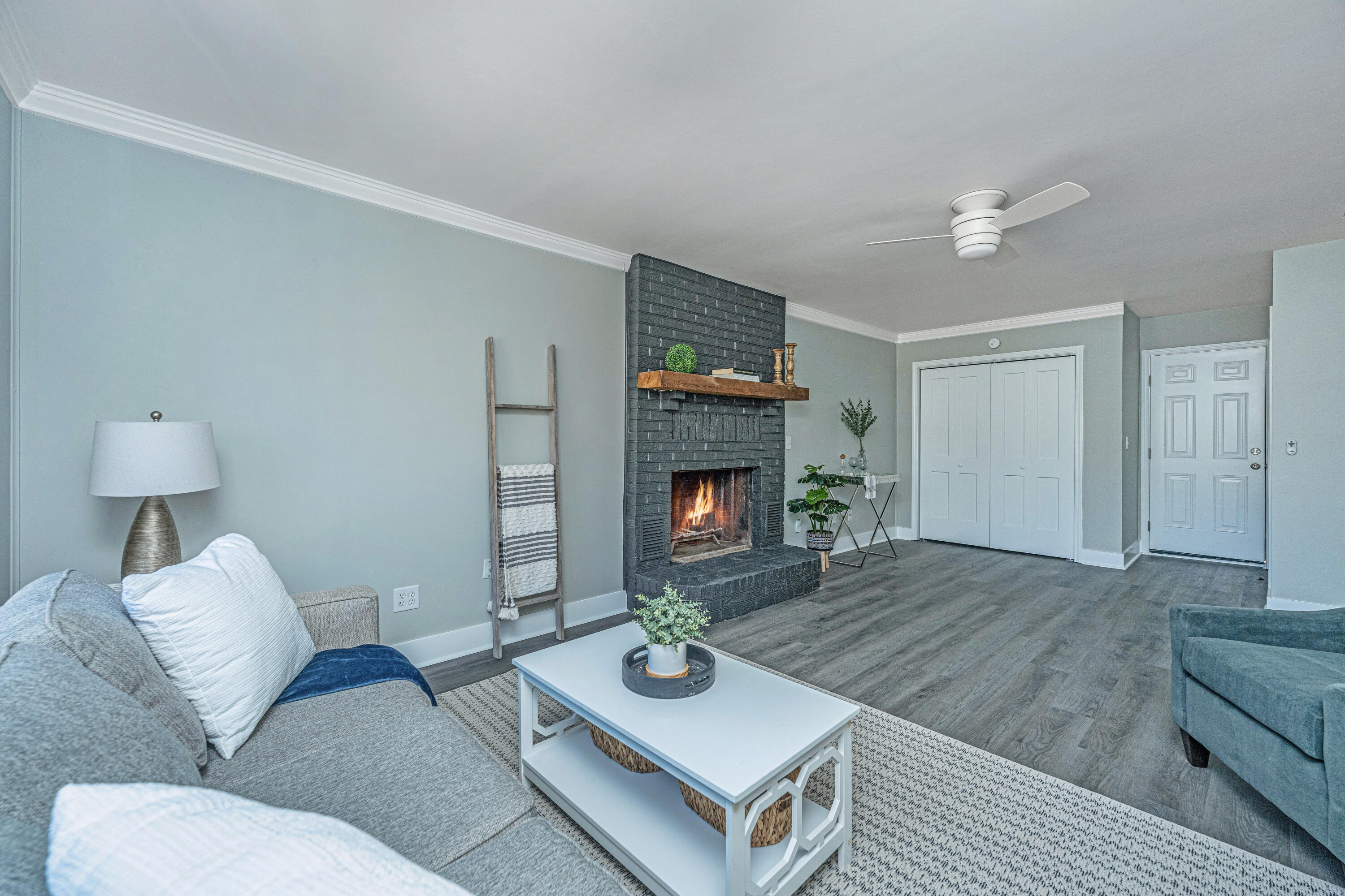 1971 Green Park Avenue