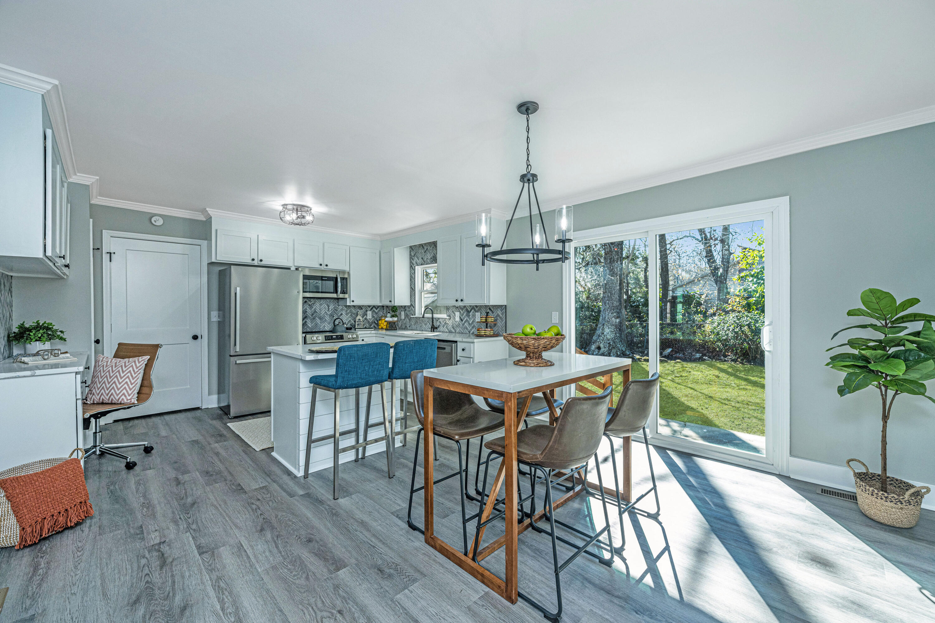 1971 Green Park Avenue