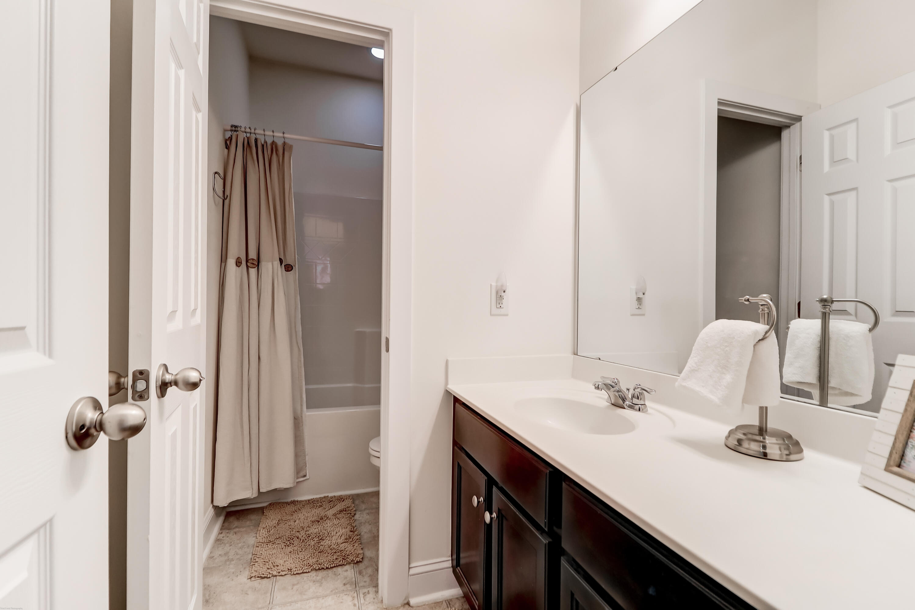 3042 Moonlight Drive