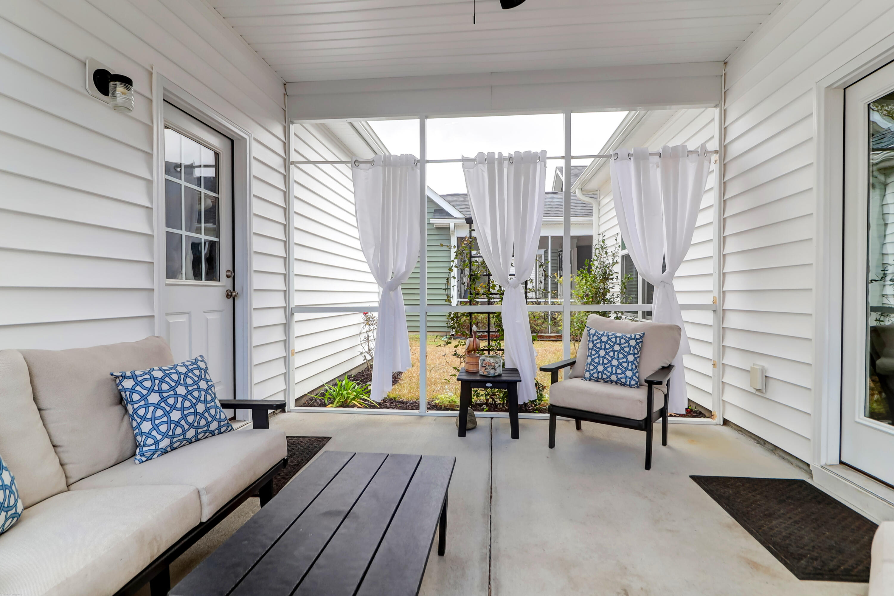 3042 Moonlight Drive