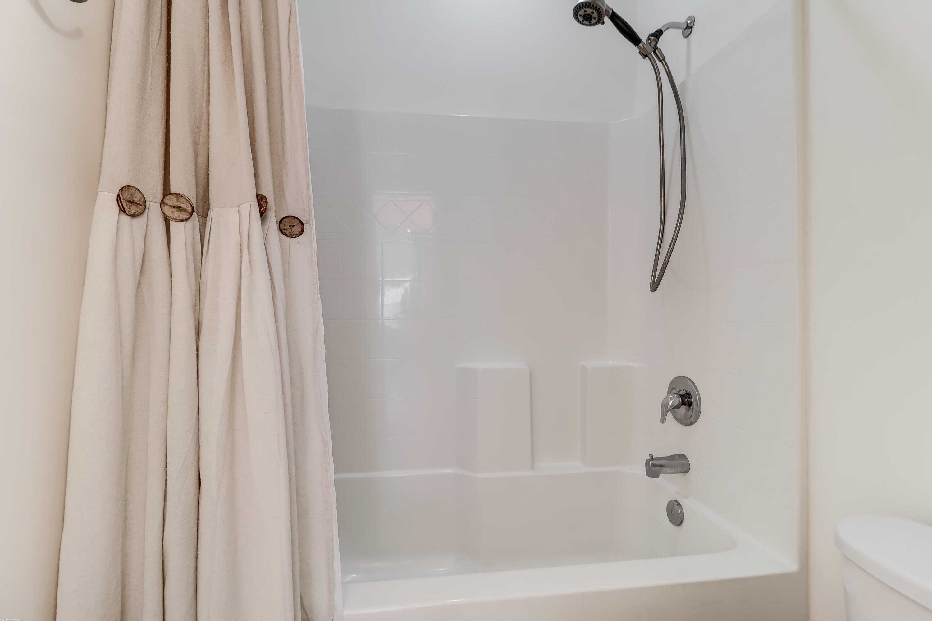 3042 Moonlight Drive