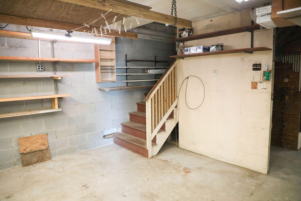 8513 Oyster Factory Road