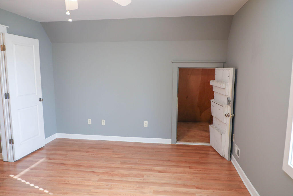 8513 Oyster Factory Road