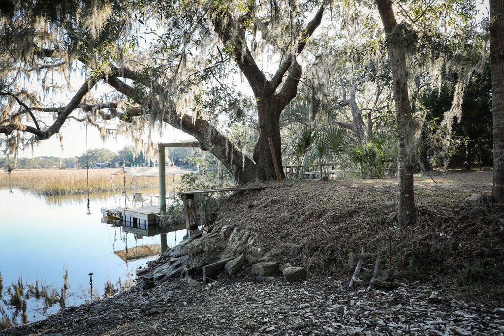 8513 Oyster Factory Road