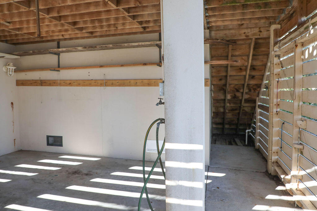 8513 Oyster Factory Road