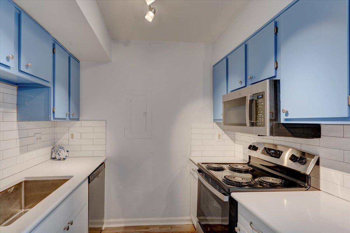 2494 Etiwan Avenue # 10 Unit: D-10