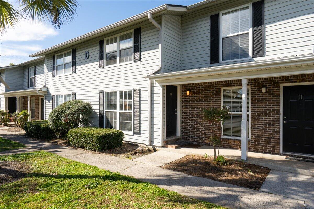 2494 Etiwan Avenue # 10 Unit: D-10