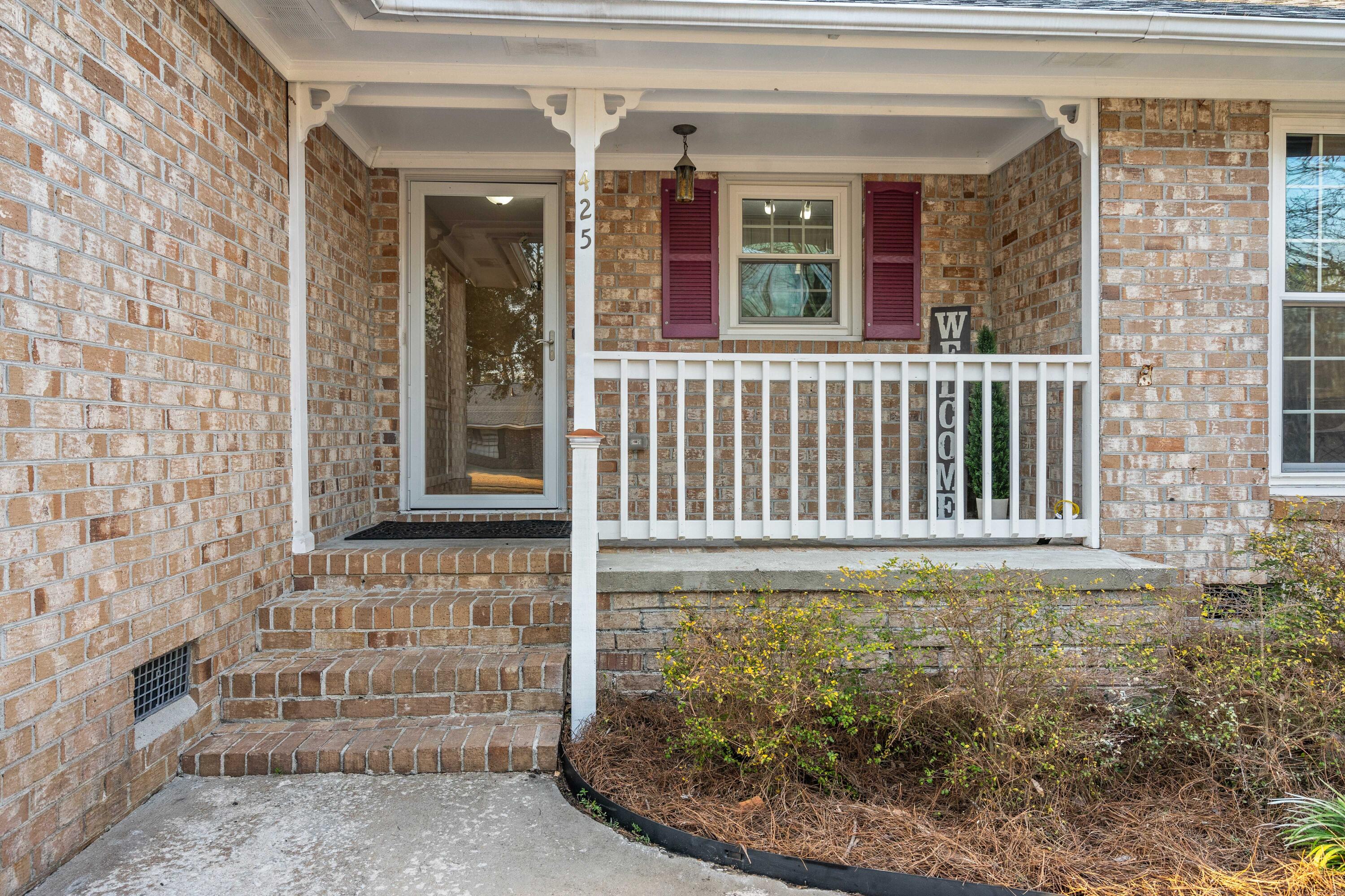 425 Chessington Circle