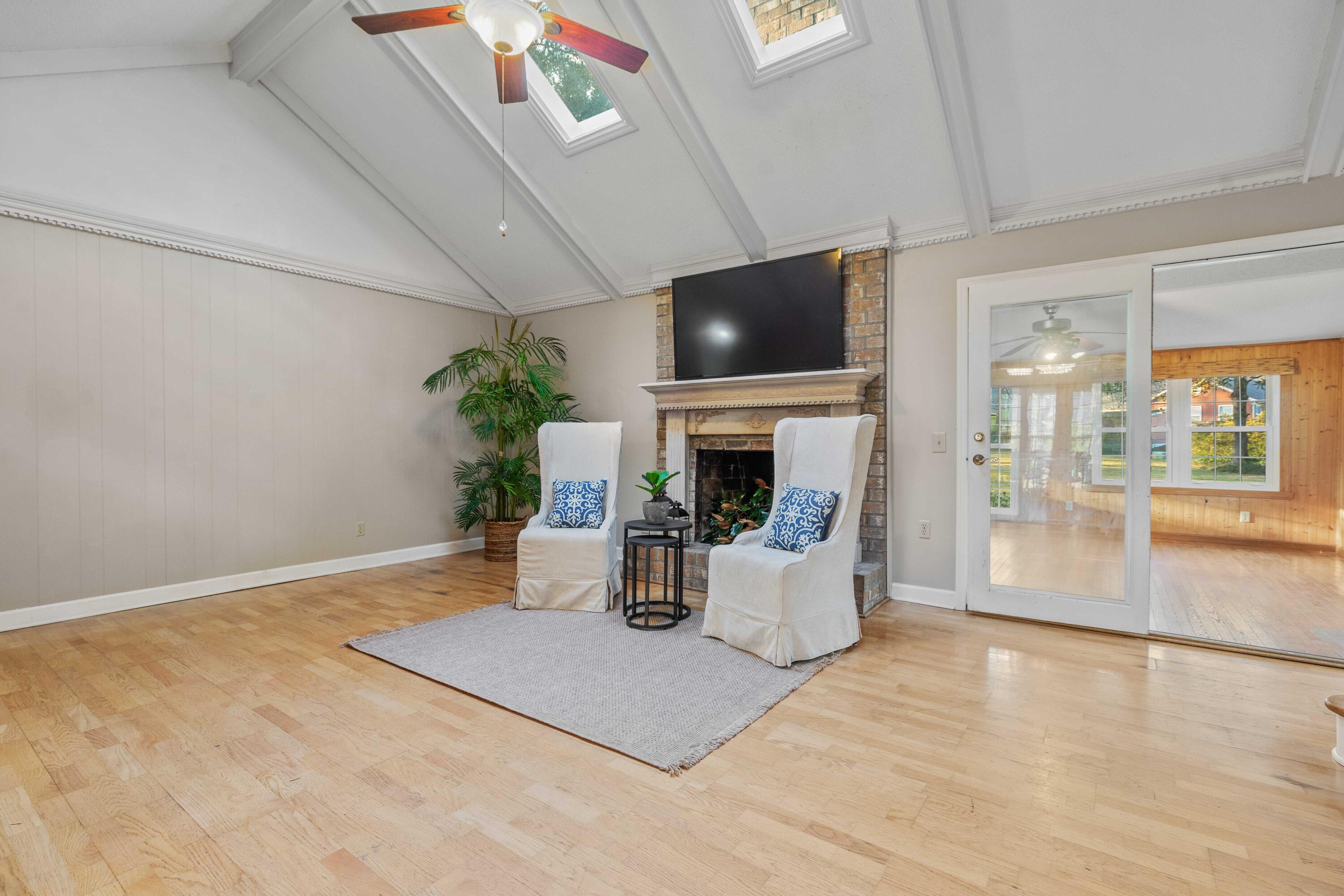 425 Chessington Circle