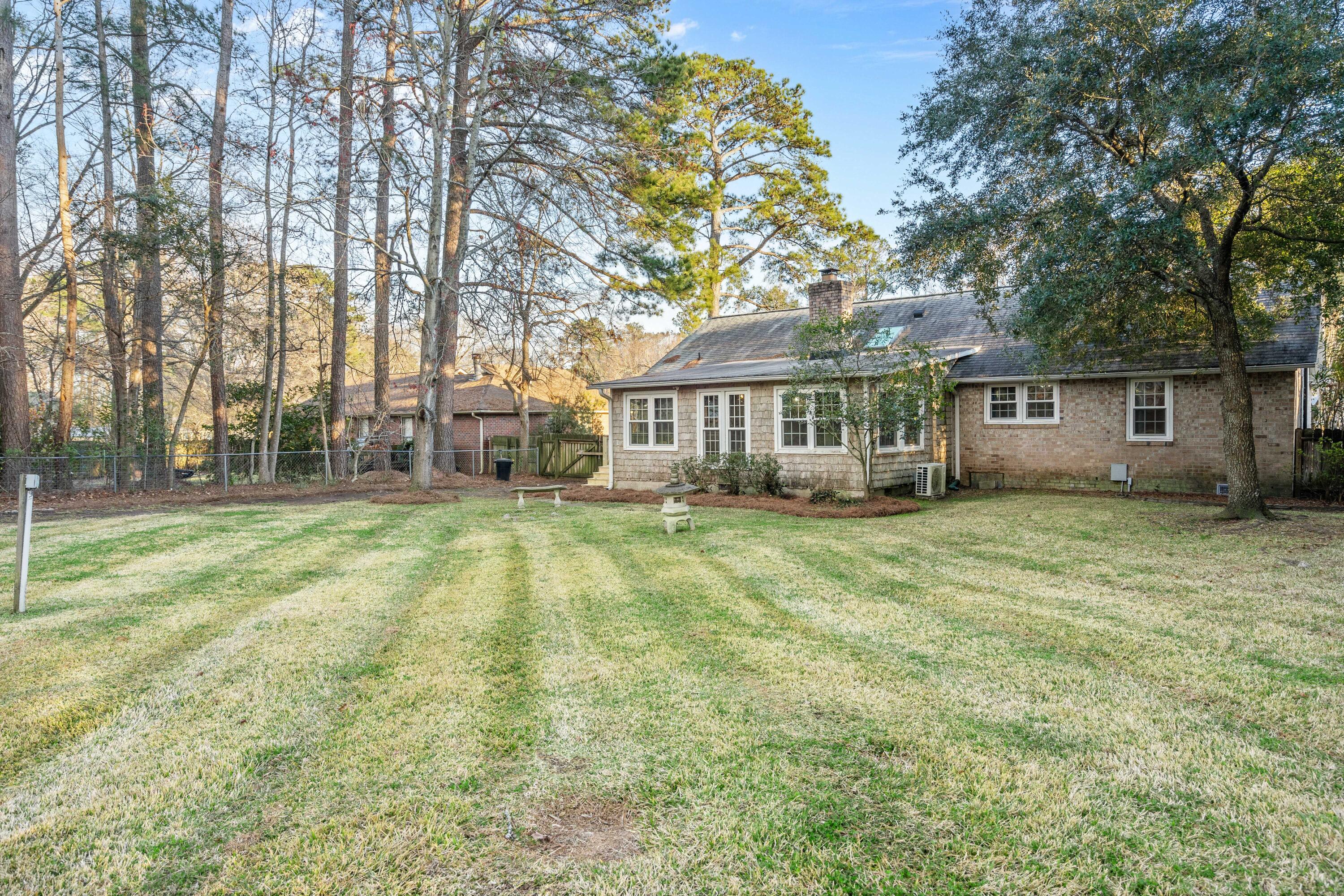 425 Chessington Circle