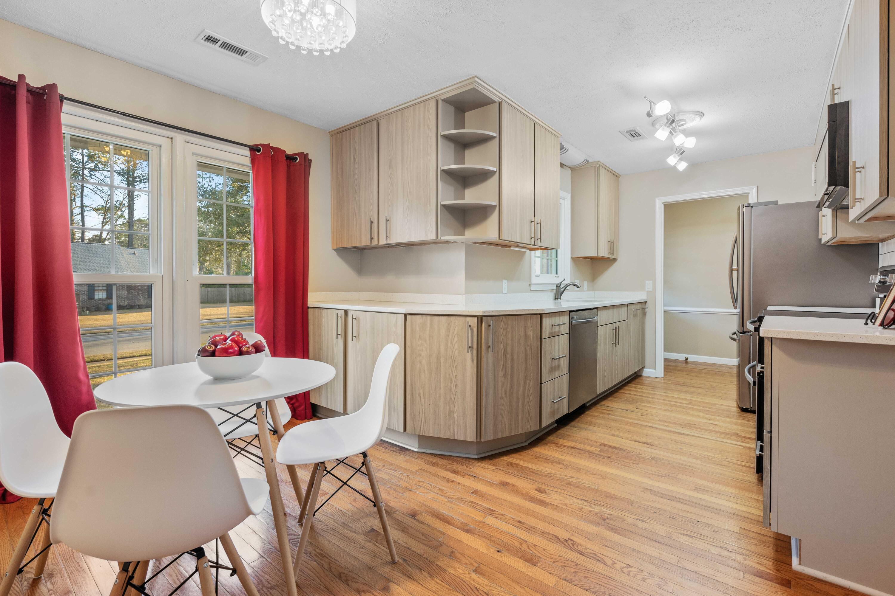 425 Chessington Circle