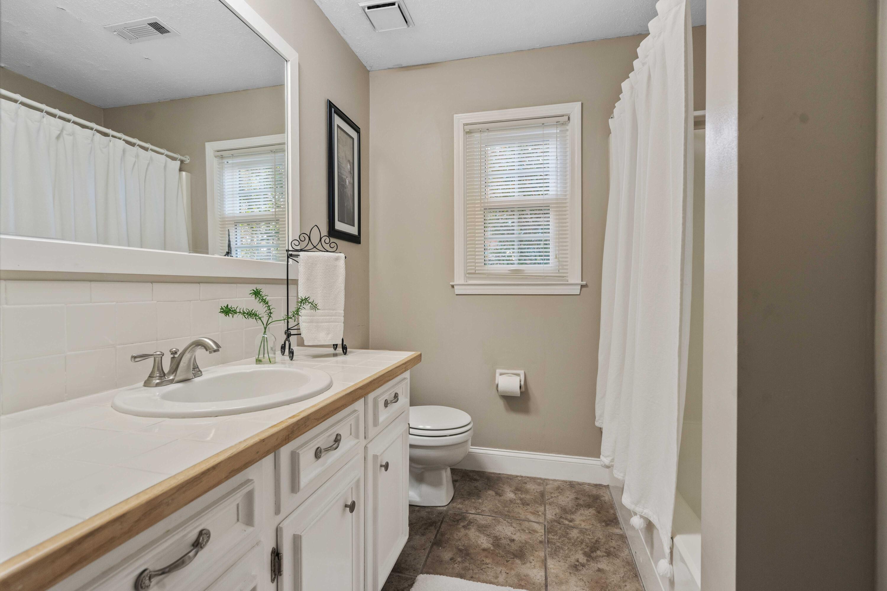 425 Chessington Circle