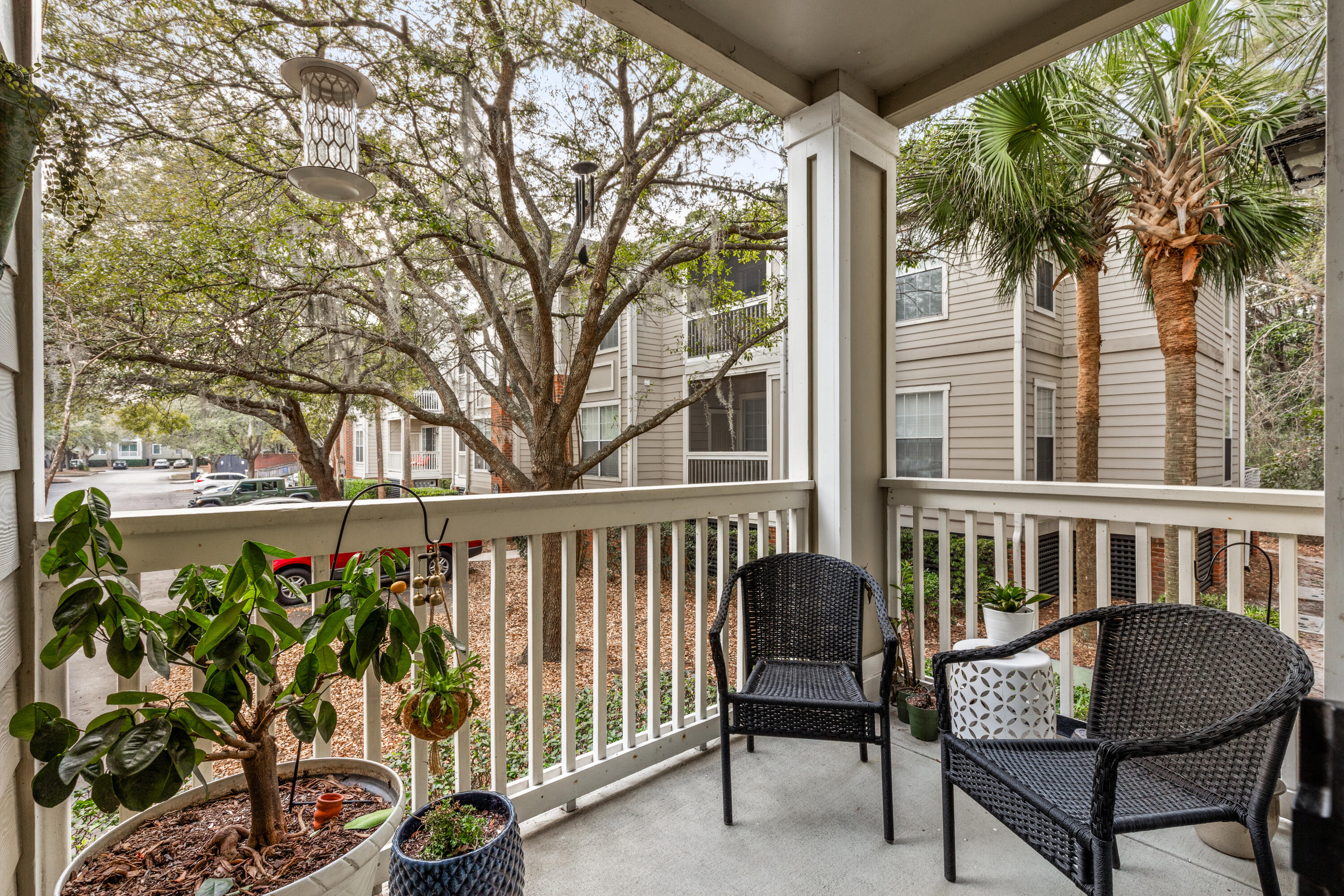 1600 Long Grove Drive # 1011