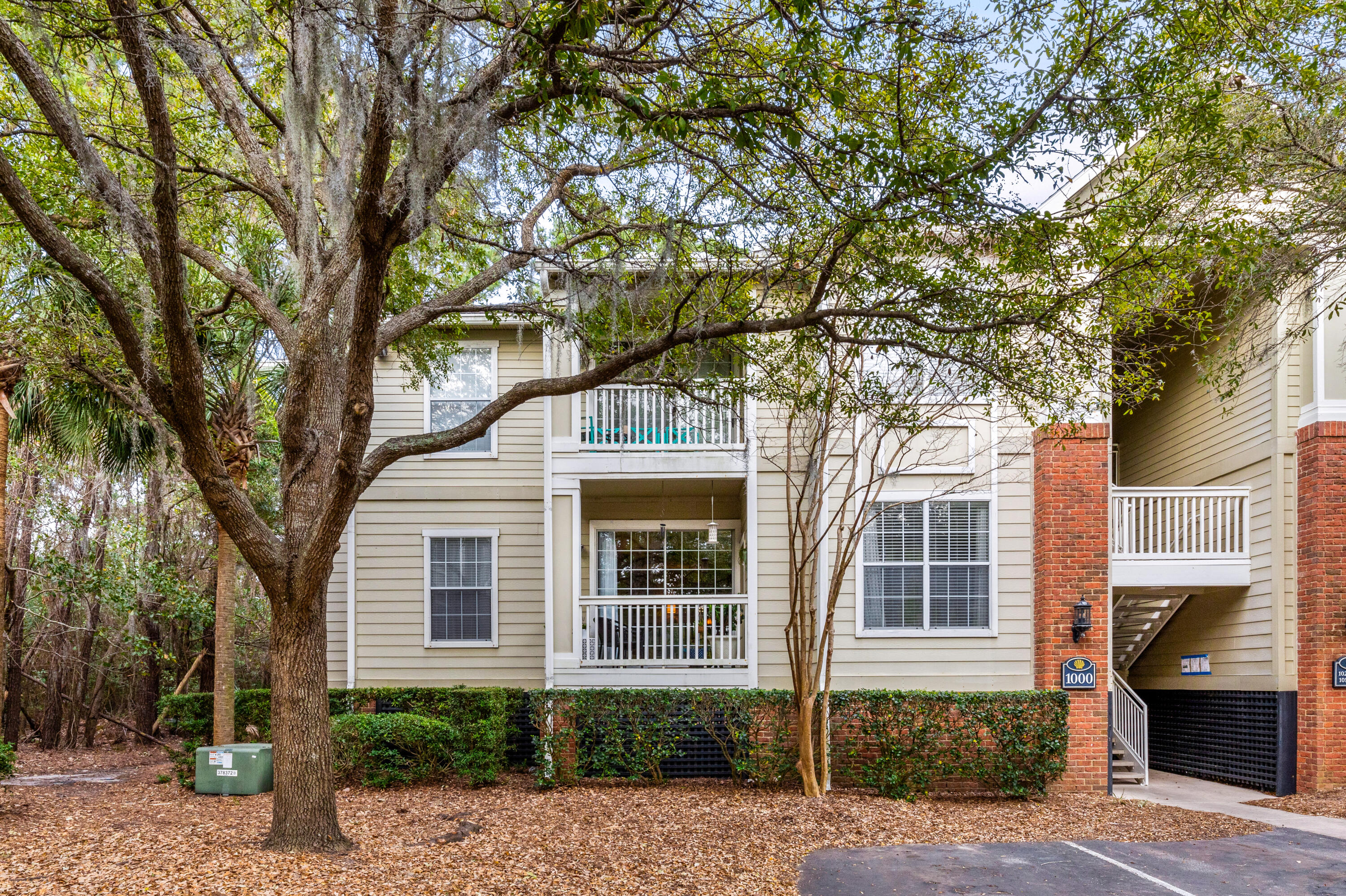 1600 Long Grove Drive # 1011