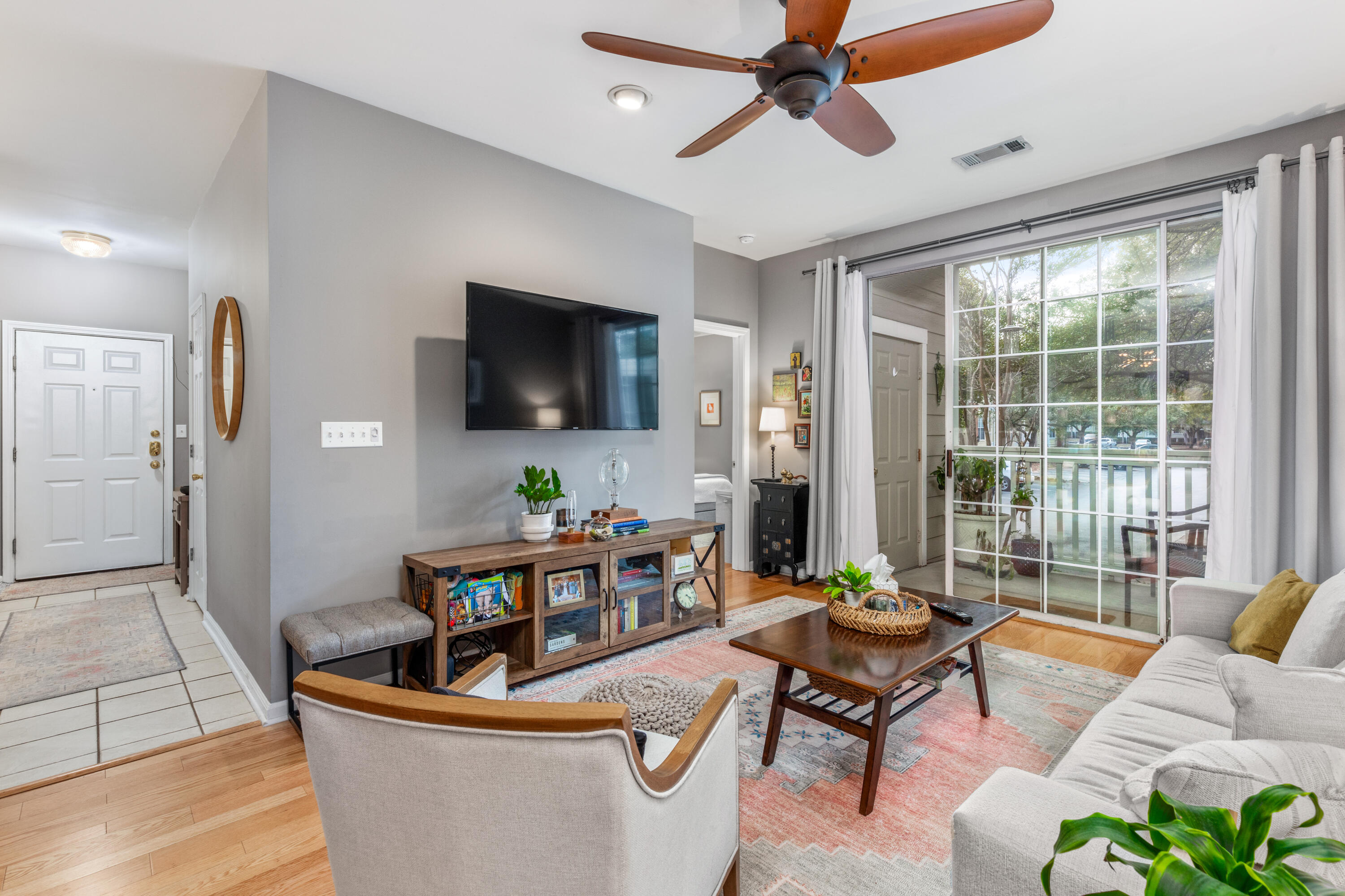 1600 Long Grove Drive # 1011