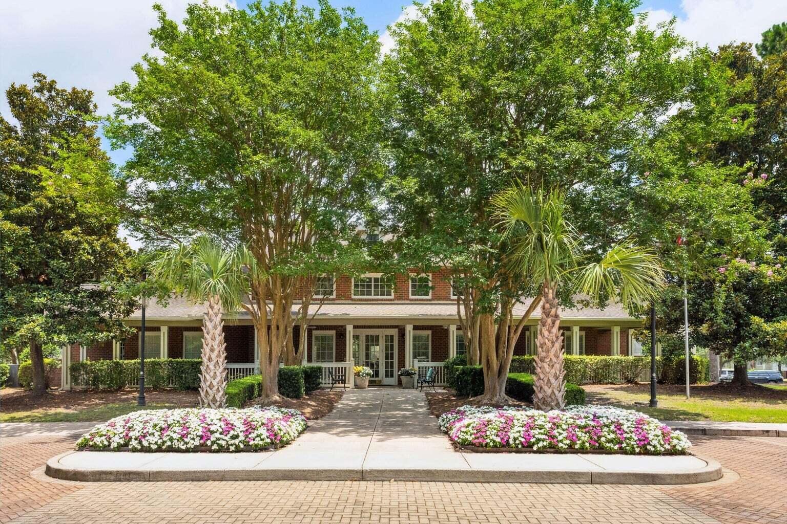 1600 Long Grove Drive # 1011